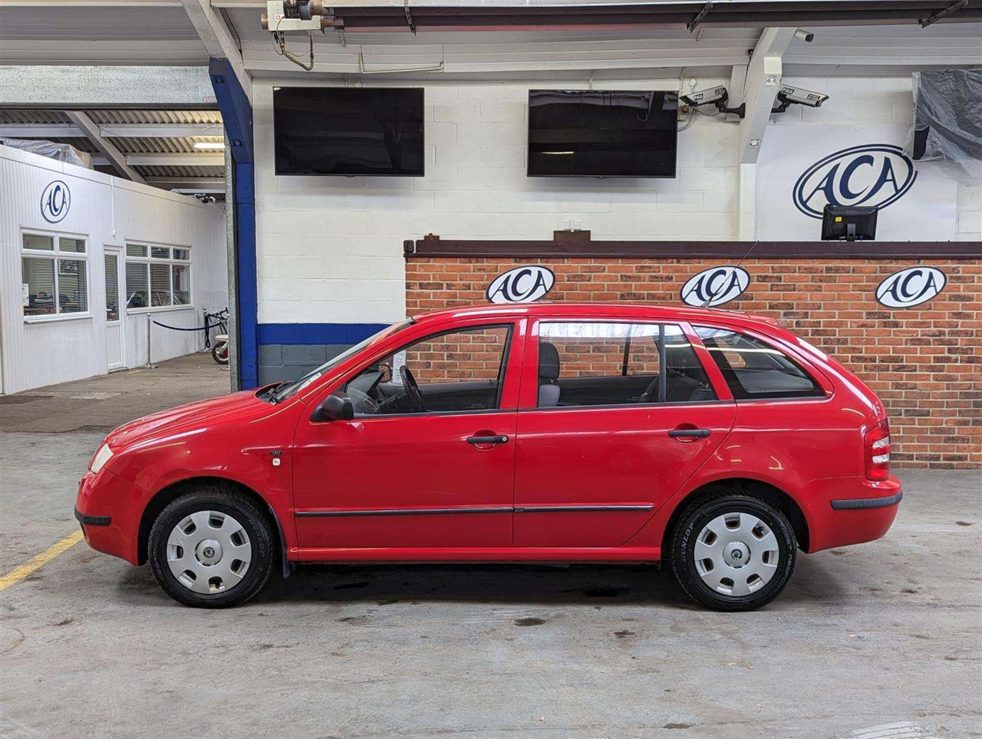 2002 SKODA FABIA CLASSIC 8V - Image 2 of 27