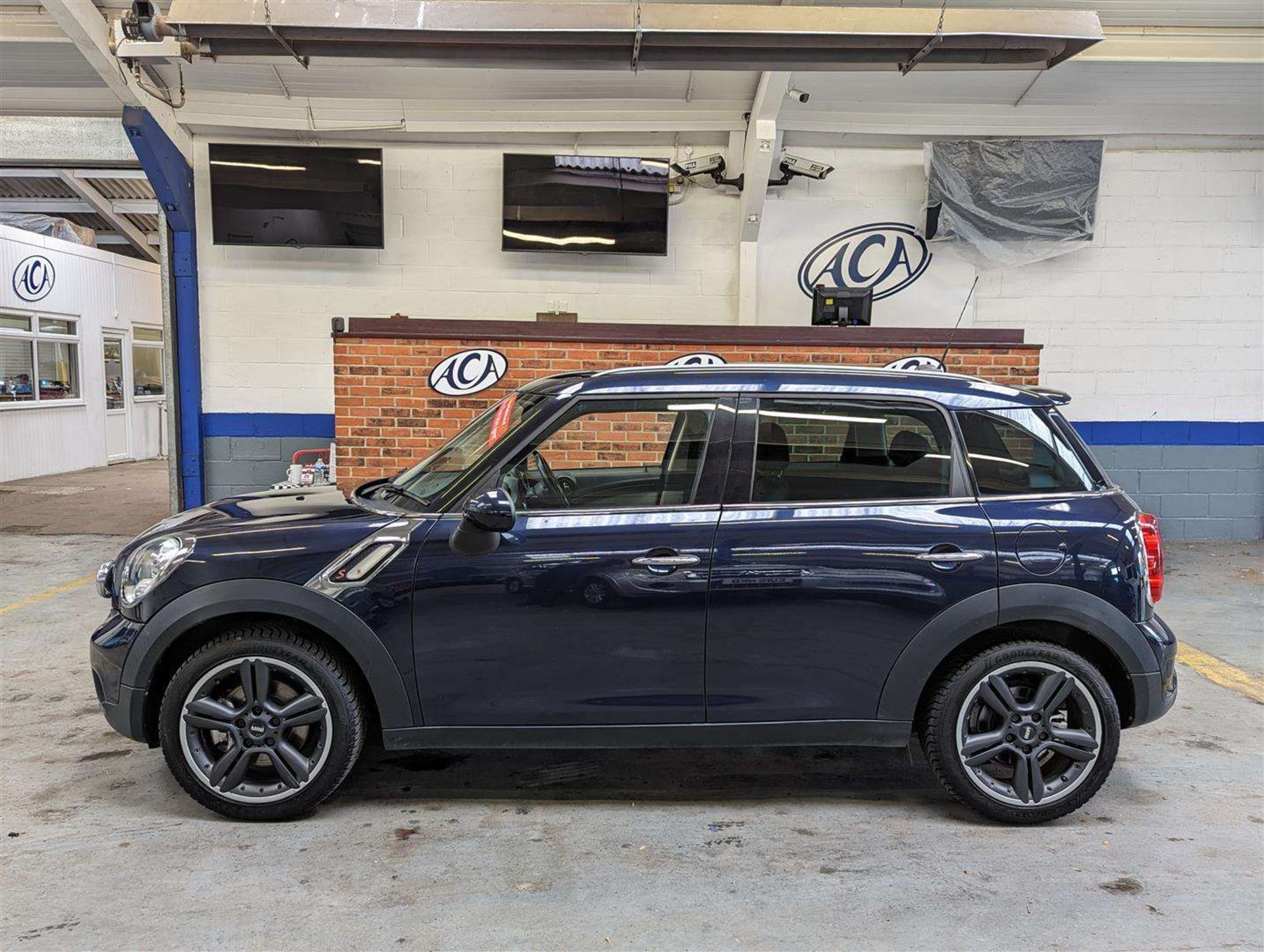 2012 MINI COUNTRYMAN COOPER S ALL4 - Image 2 of 26