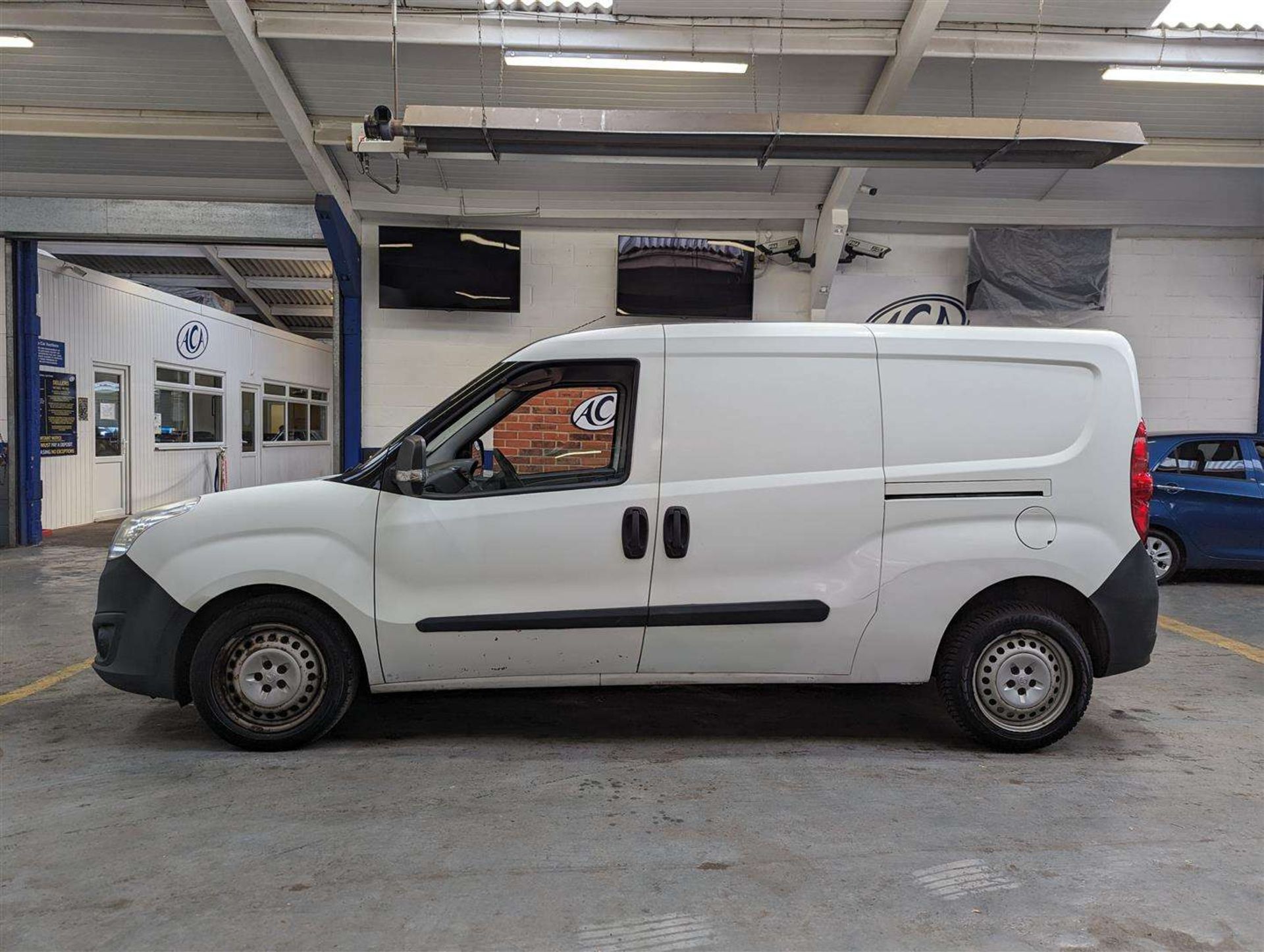 2015 VAUXHALL COMBO 2300 L2H1 CDTI S/S - Image 2 of 25