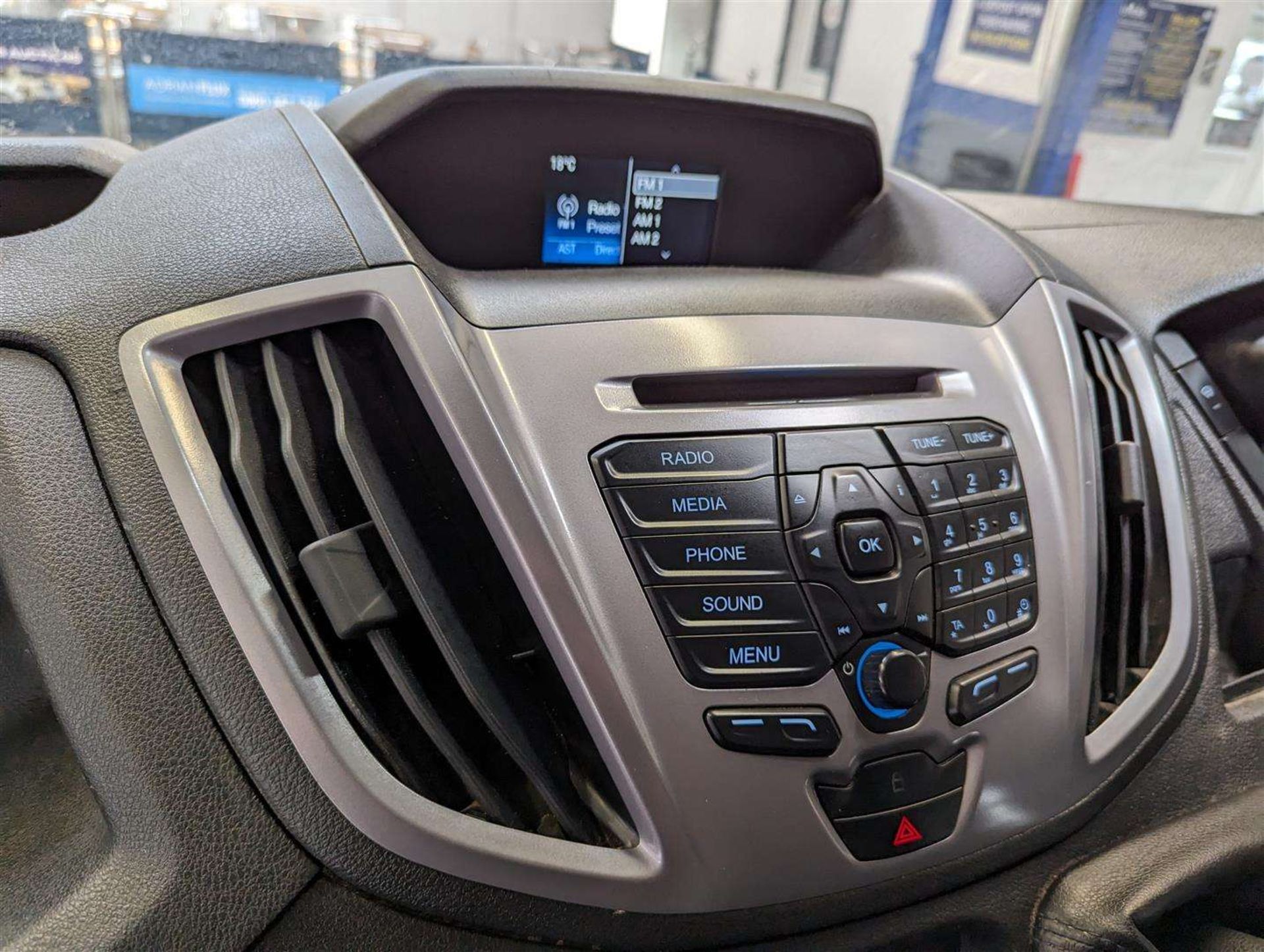 2018 FORD TRANSIT 350 - Image 23 of 29