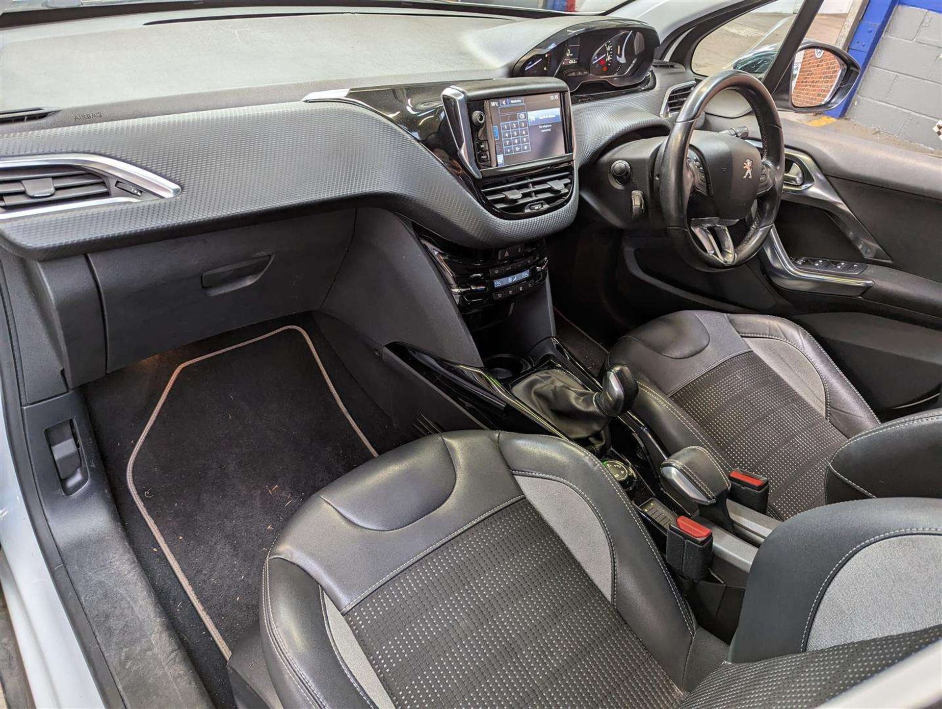 2015 PEUGEOT 2008 ALLURE E-HDI - Image 18 of 25