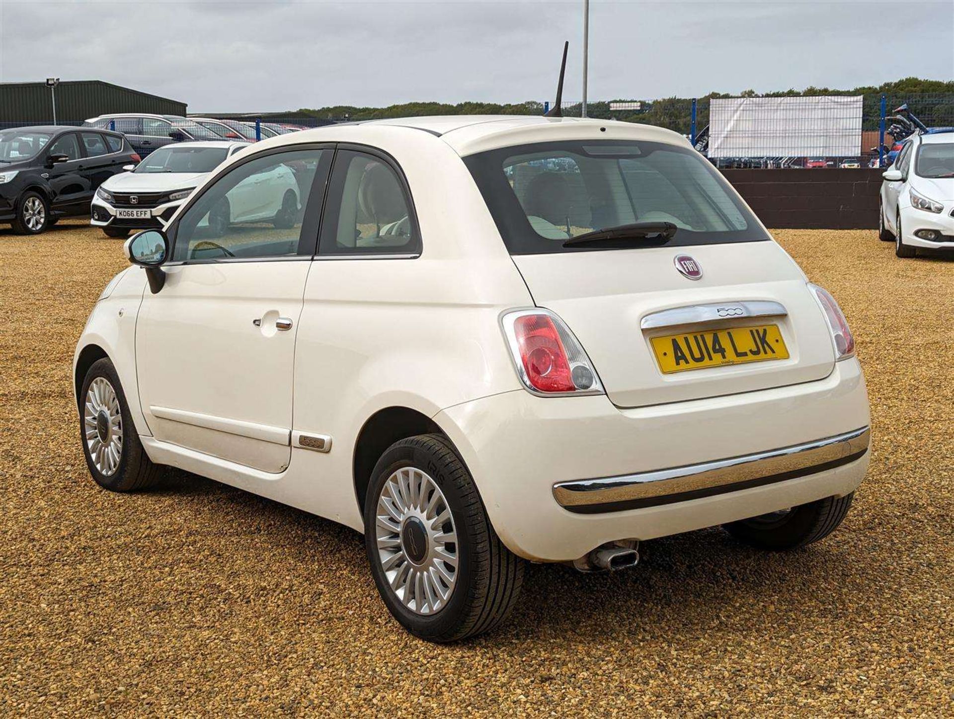 2014 FIAT 500 LOUNGE - Image 3 of 26