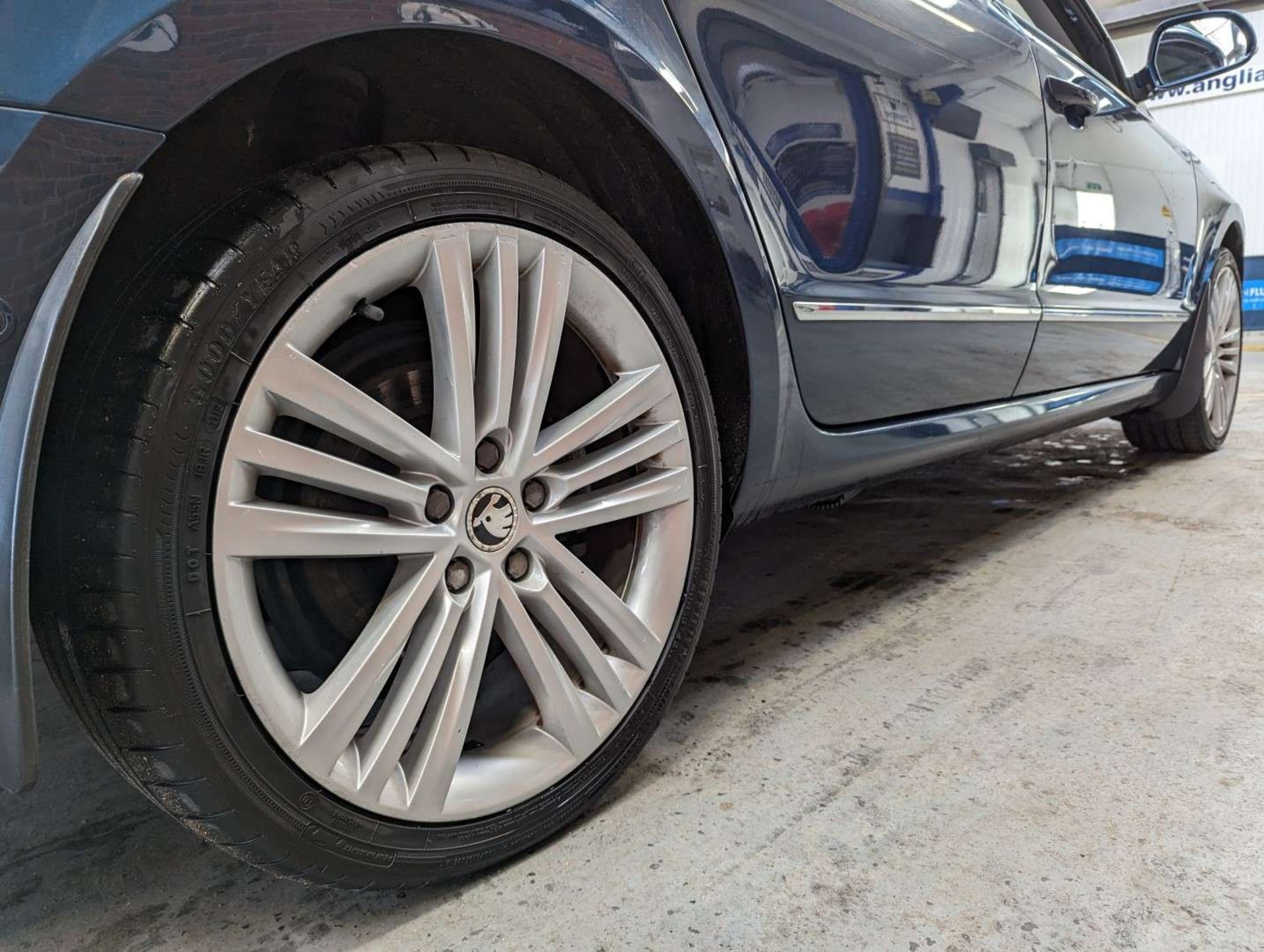 2013 SKODA SUPERB ELEGANCE TSI S-A - Image 9 of 26