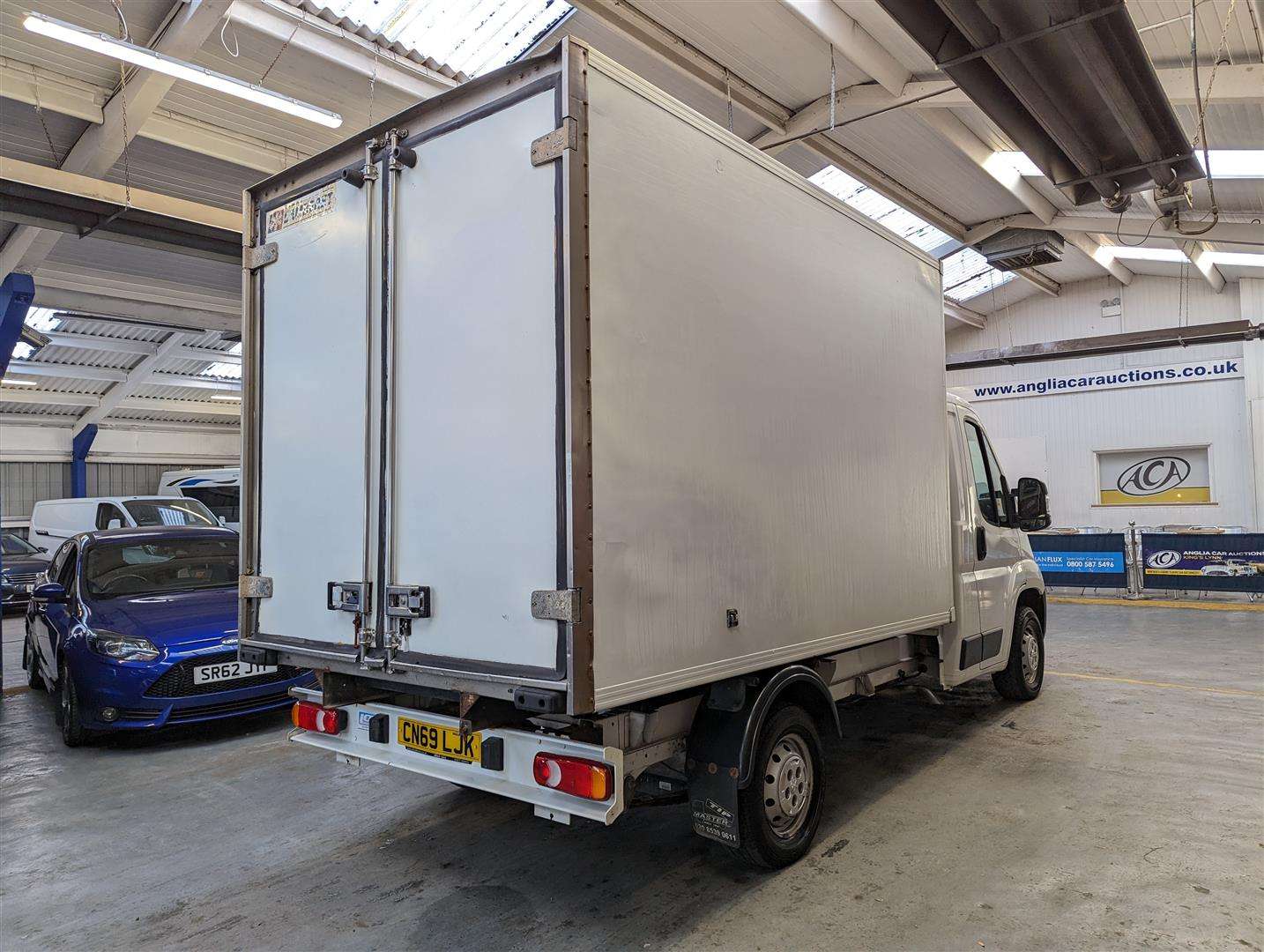 2019 PEUGEOT BOXER 335 L2 BLUEHDI - Image 11 of 27