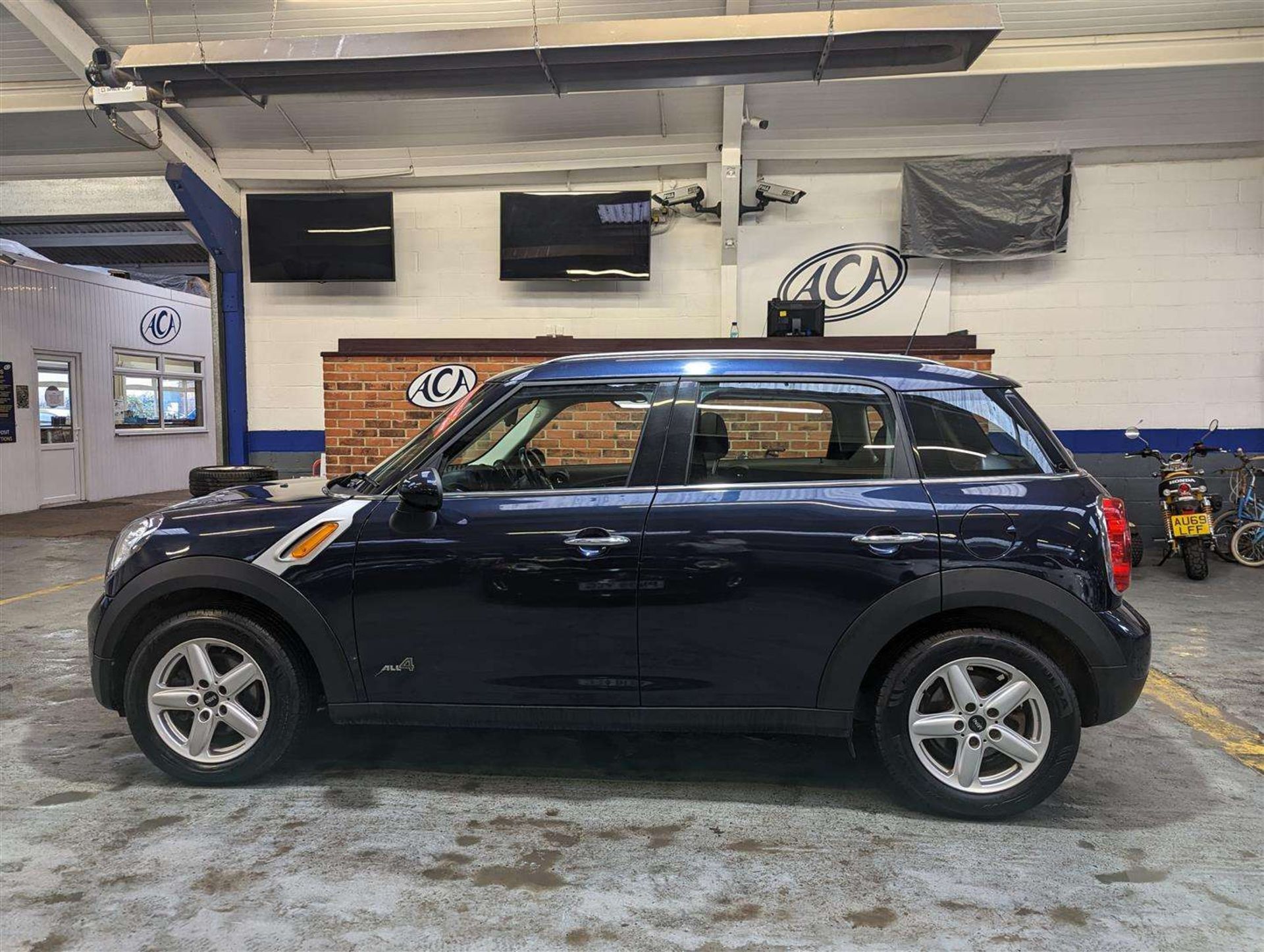 2013 MINI COUNTRYMAN COOPER D ALL4 - Image 2 of 24