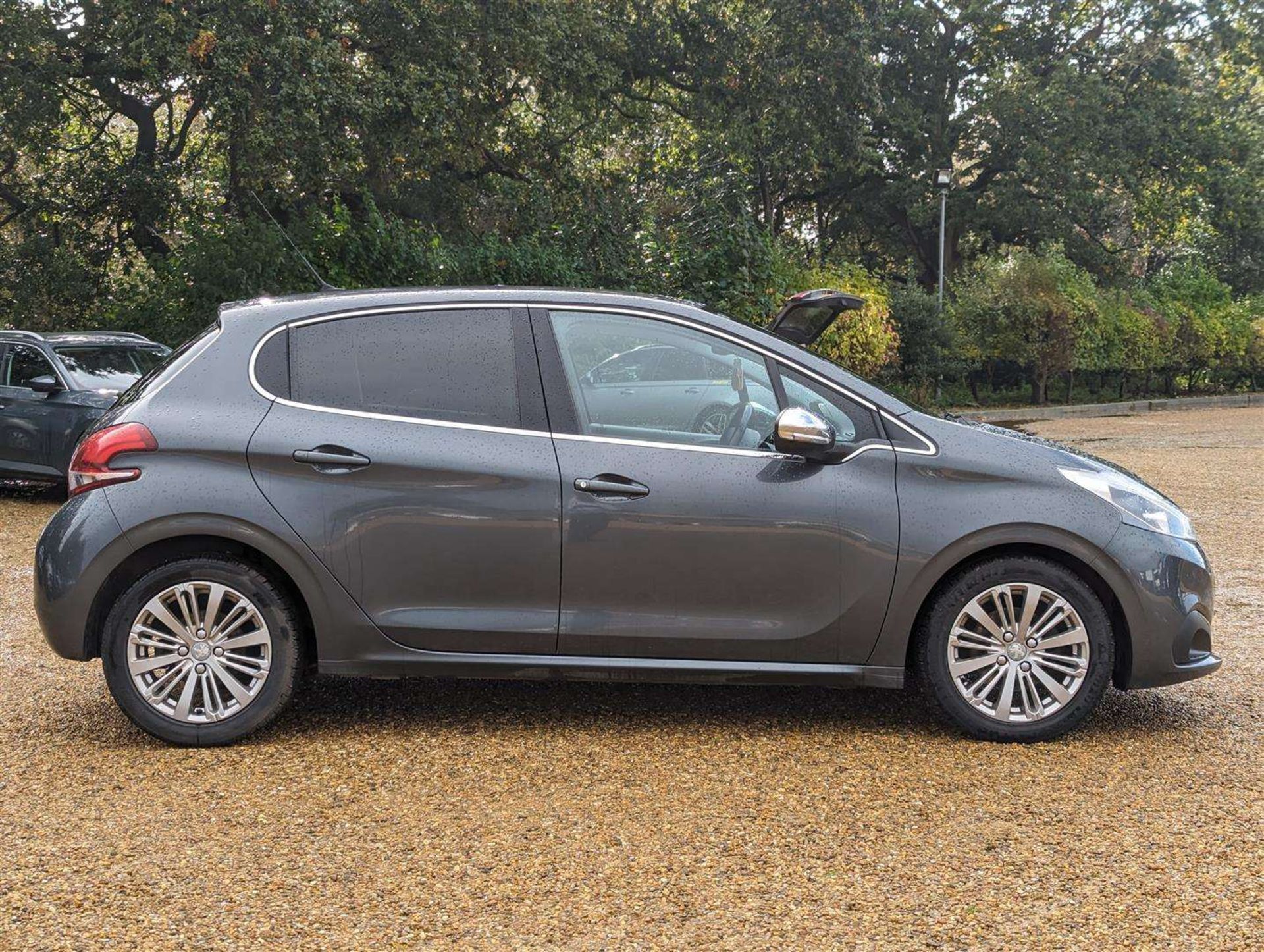 2015 PEUGEOT 208 ALLURE BLUE HDI - Image 19 of 23