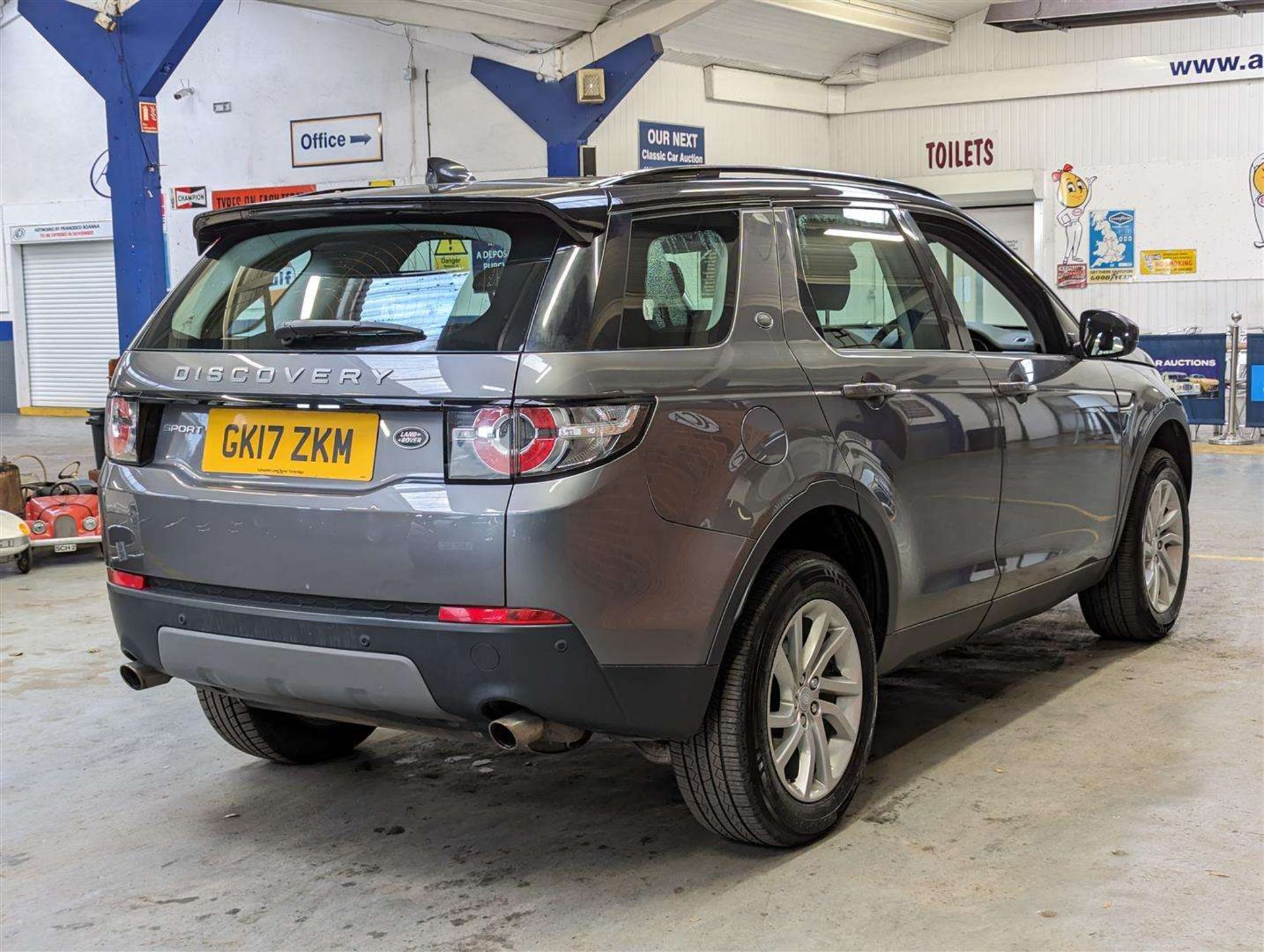 2017 LAND ROVER DISCOVERY SPORT SE TECH T - Image 8 of 30