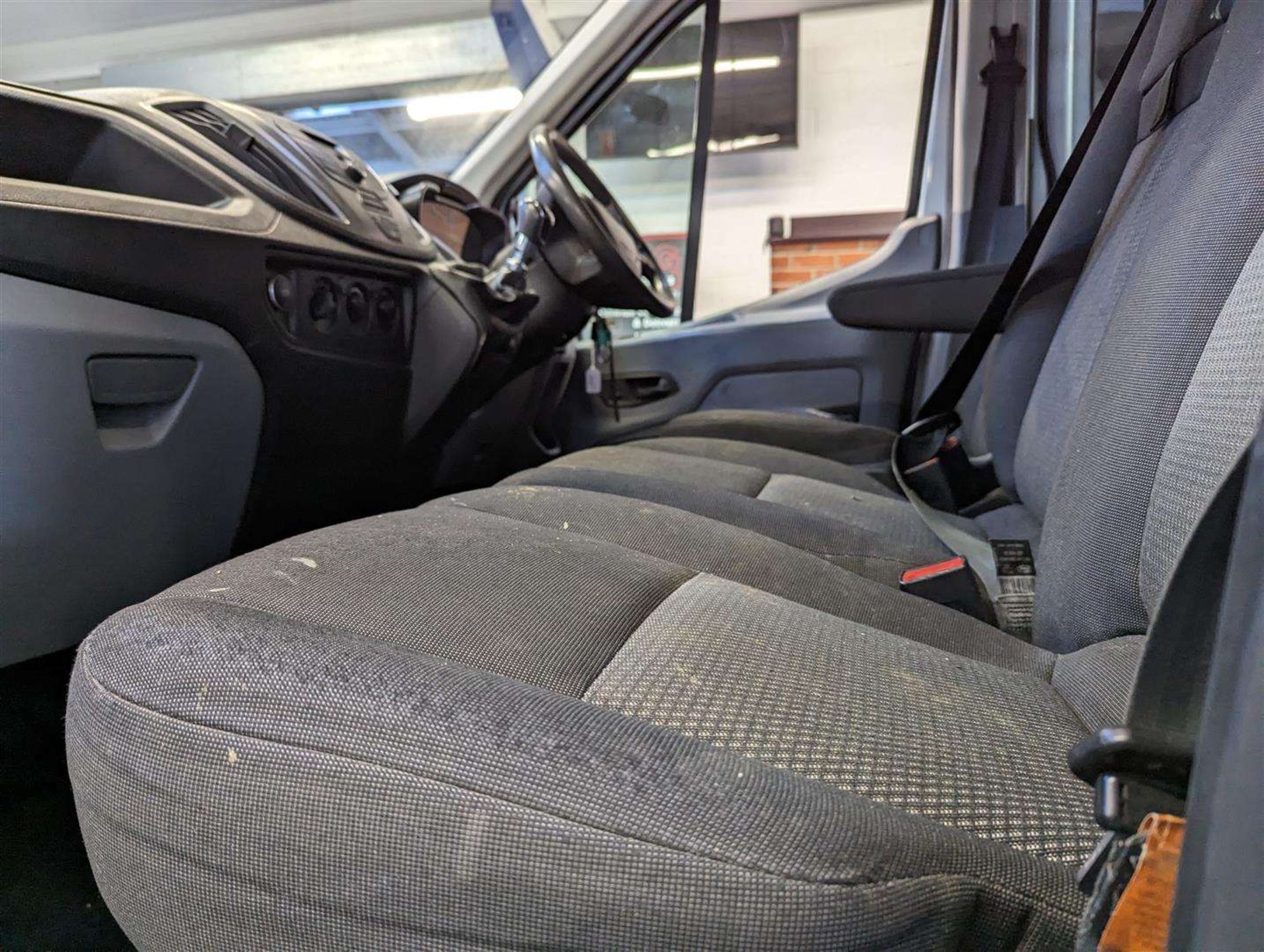 2016 FORD TRANSIT 350 - Image 23 of 30