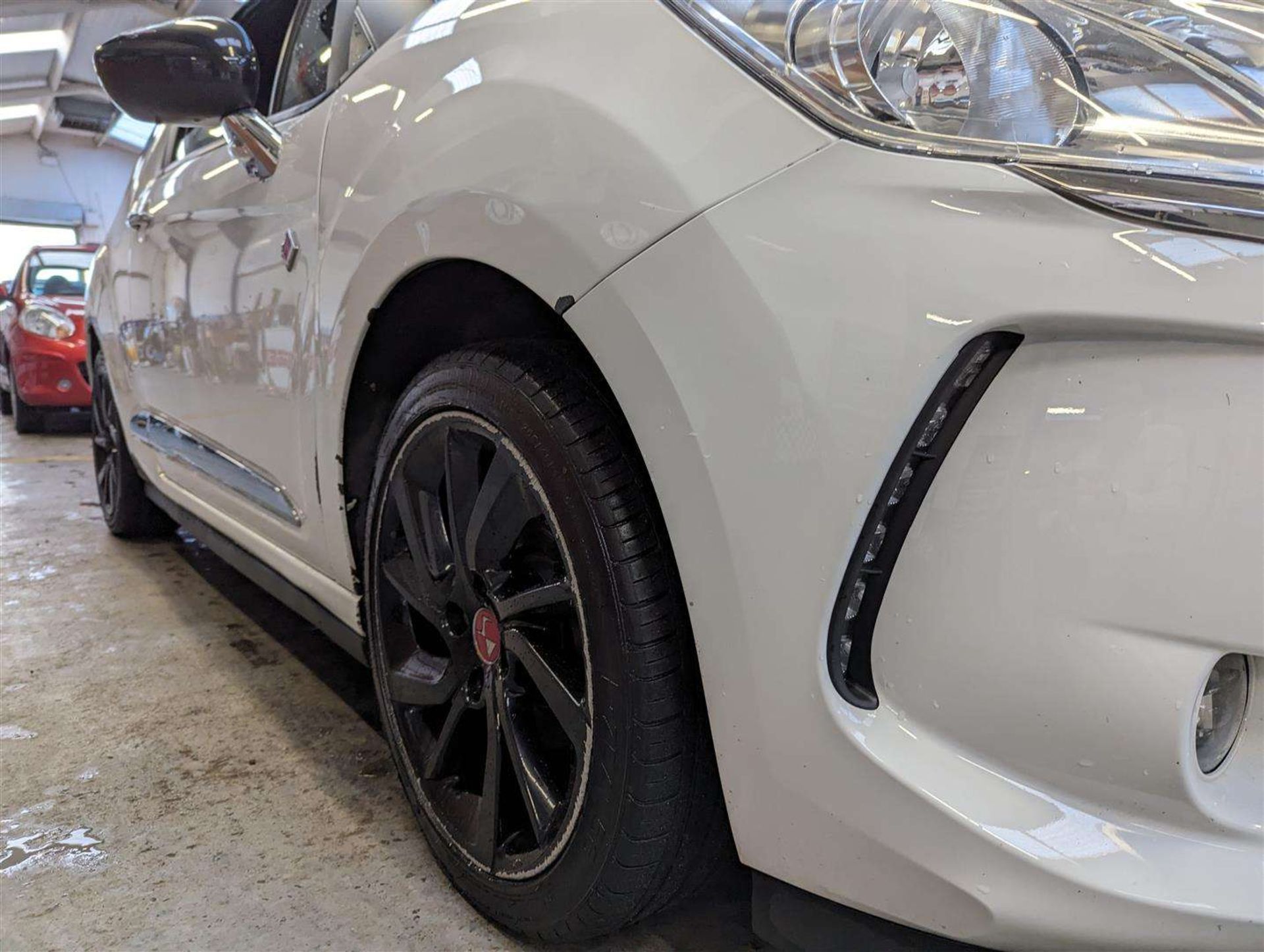 2017 CITROEN DS3 PURETECH PERF LINE S/S - Image 14 of 28