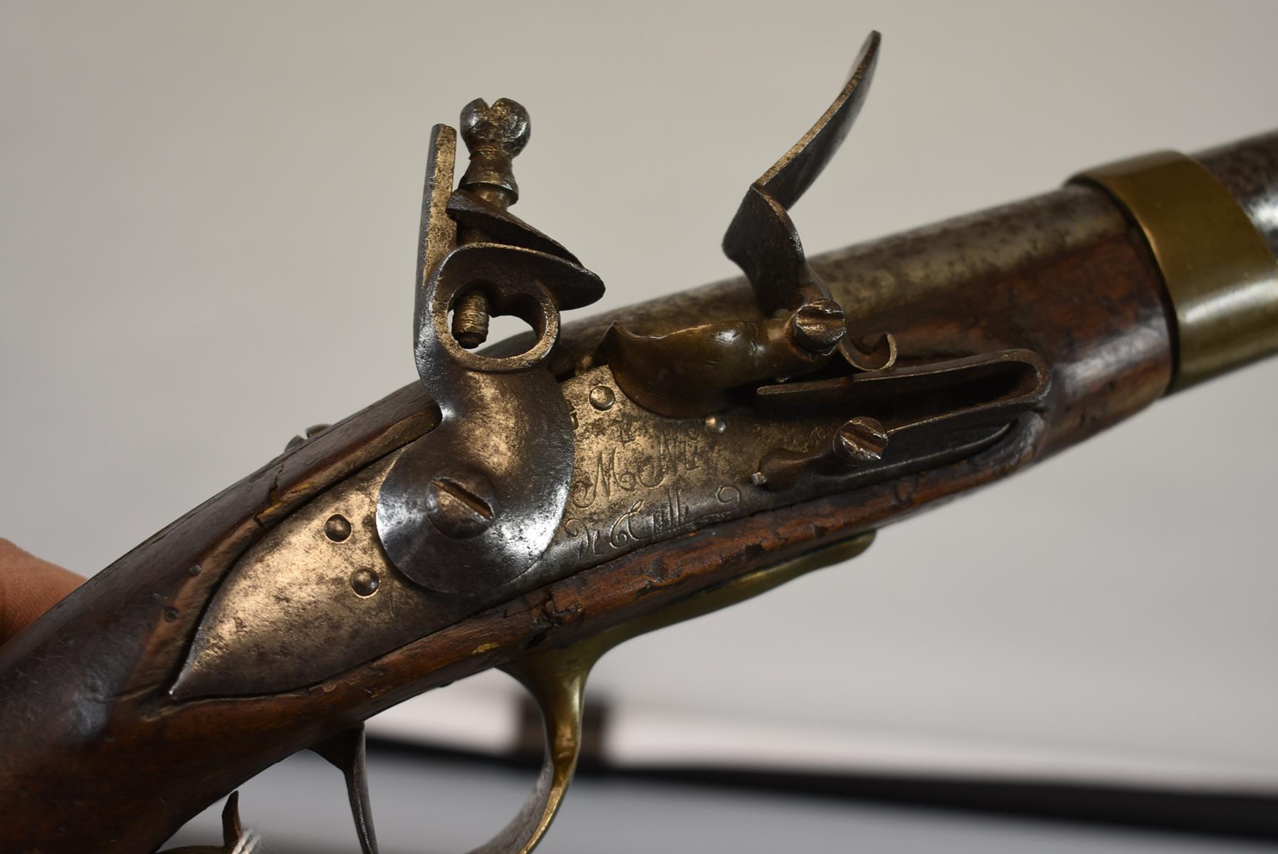 A RARE .700 CALIBRE FRENCH MODEL 1786 FLINTLOCK NAVAL SERVICE PISTOL, 9inch barrel, bevelled lock - Image 4 of 12