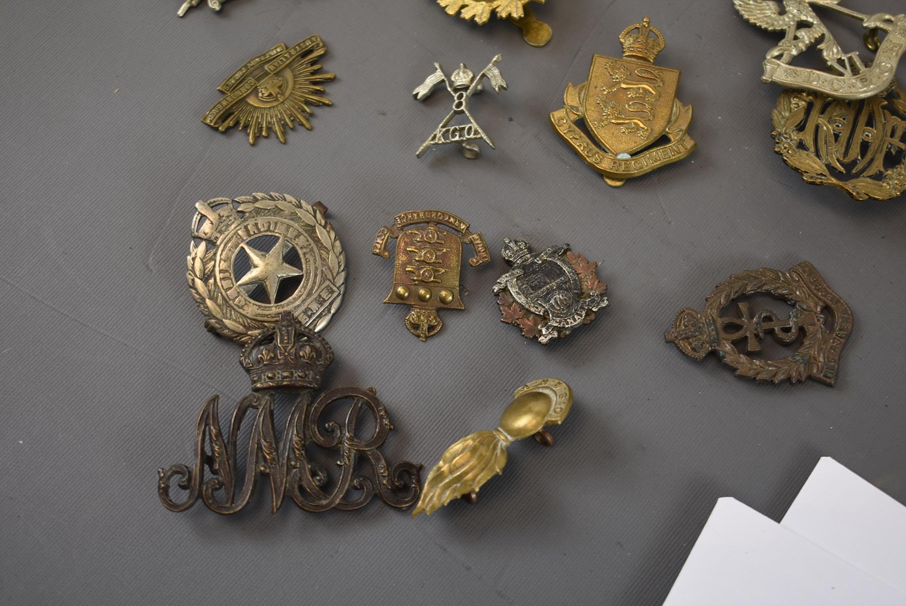 COLONIAL AND DOMINION BADGES. Caps include Cyprus Regiment (KC), Natal Mounted Rifles (KC), - Image 3 of 5