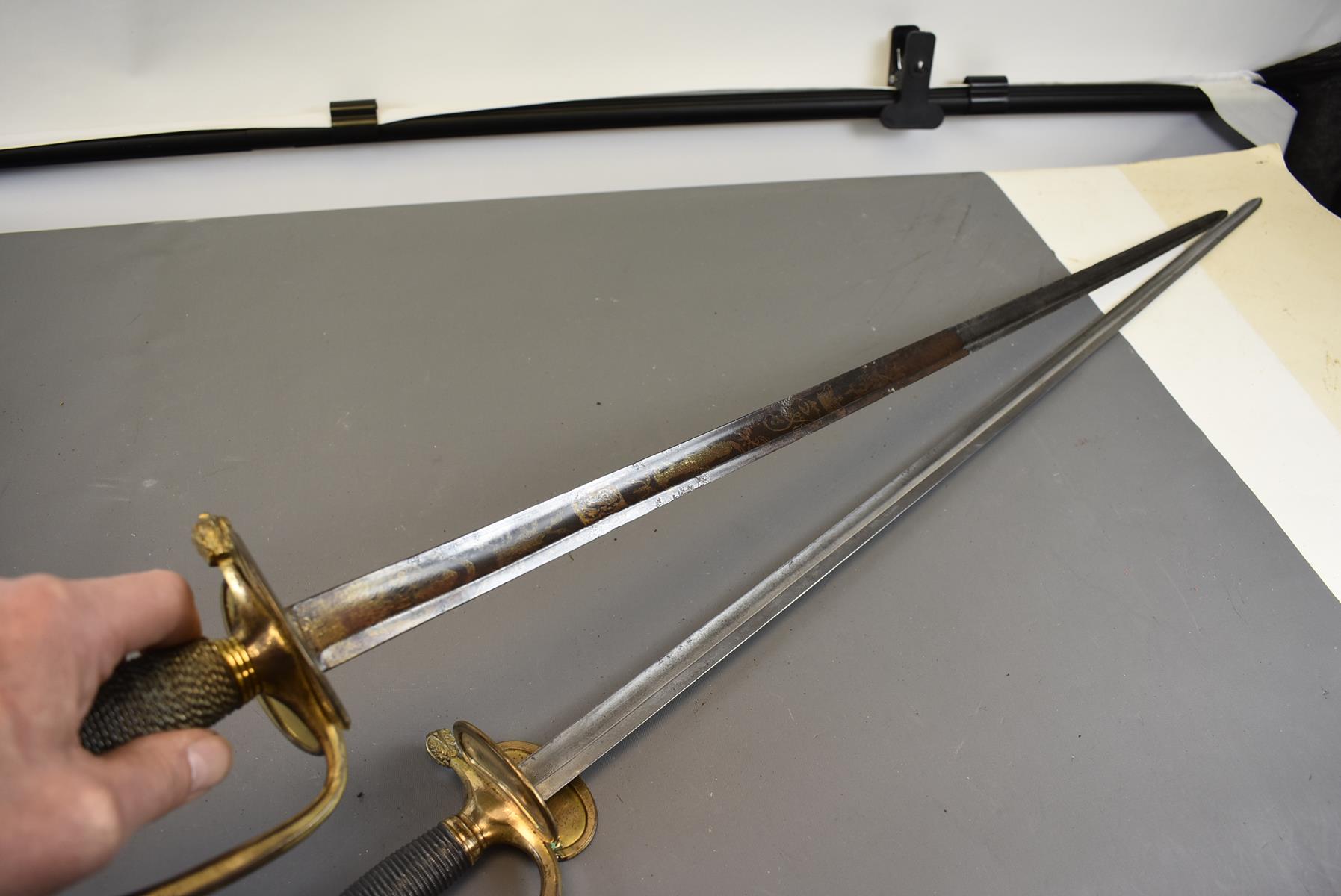 A 1796 PATTERN INFANTRY OFFICER'S SWORD OF THE BERMONDSEY VOLUNTEERS, 81cm blade decorated with - Image 3 of 14
