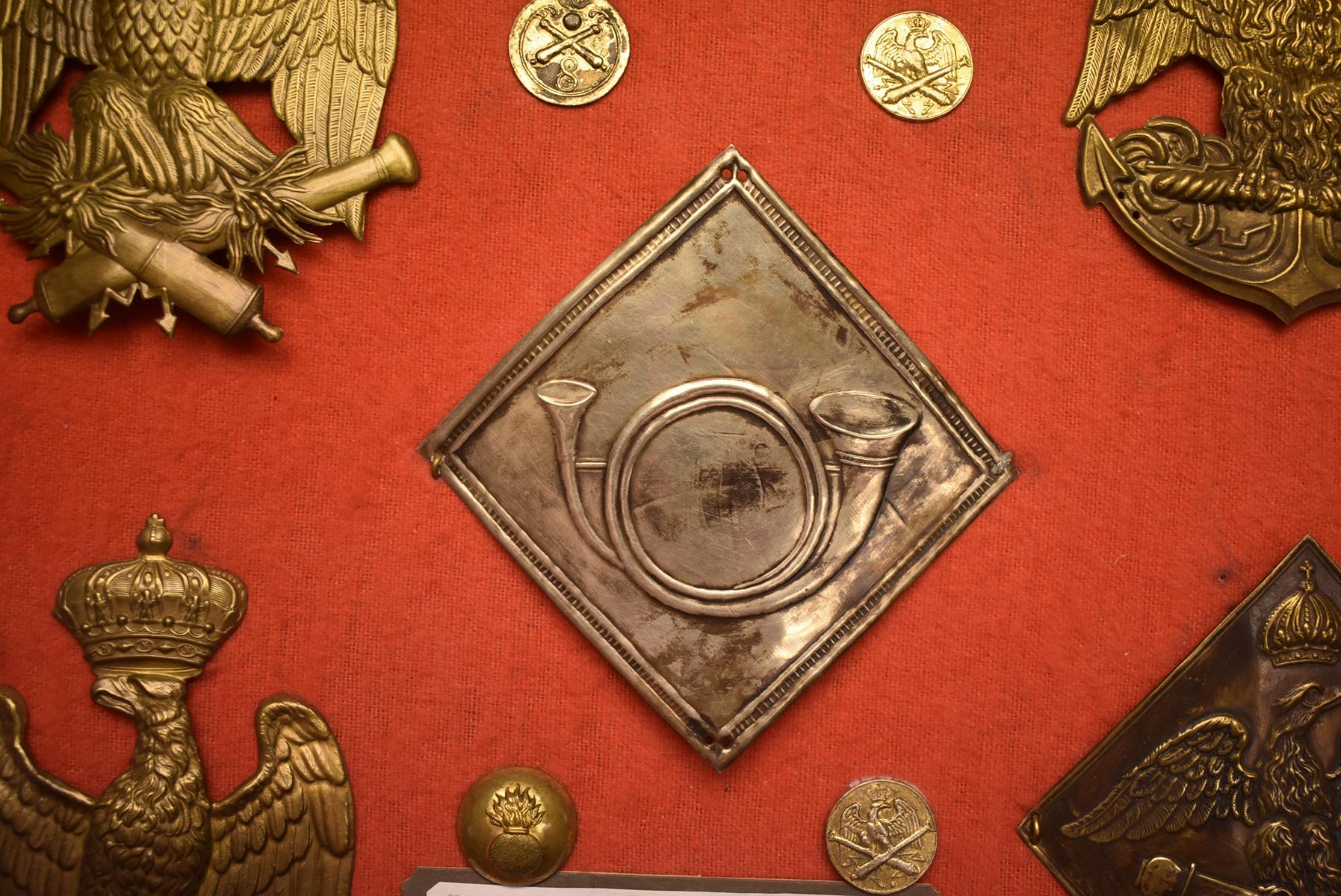 IMPERIAL FRENCH SHAKO PLATES, A FUR CAP PLATE, WAIST BELT PLATES AND CLASPS, OTHER BADGES AND - Image 12 of 22