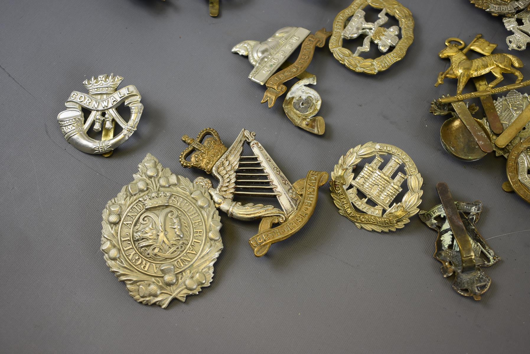 BRITISH INFANTRY CAP BADGES C.1923-1957. Better quality issues, Grenadier Guards, Scots Guards ( - Image 3 of 9