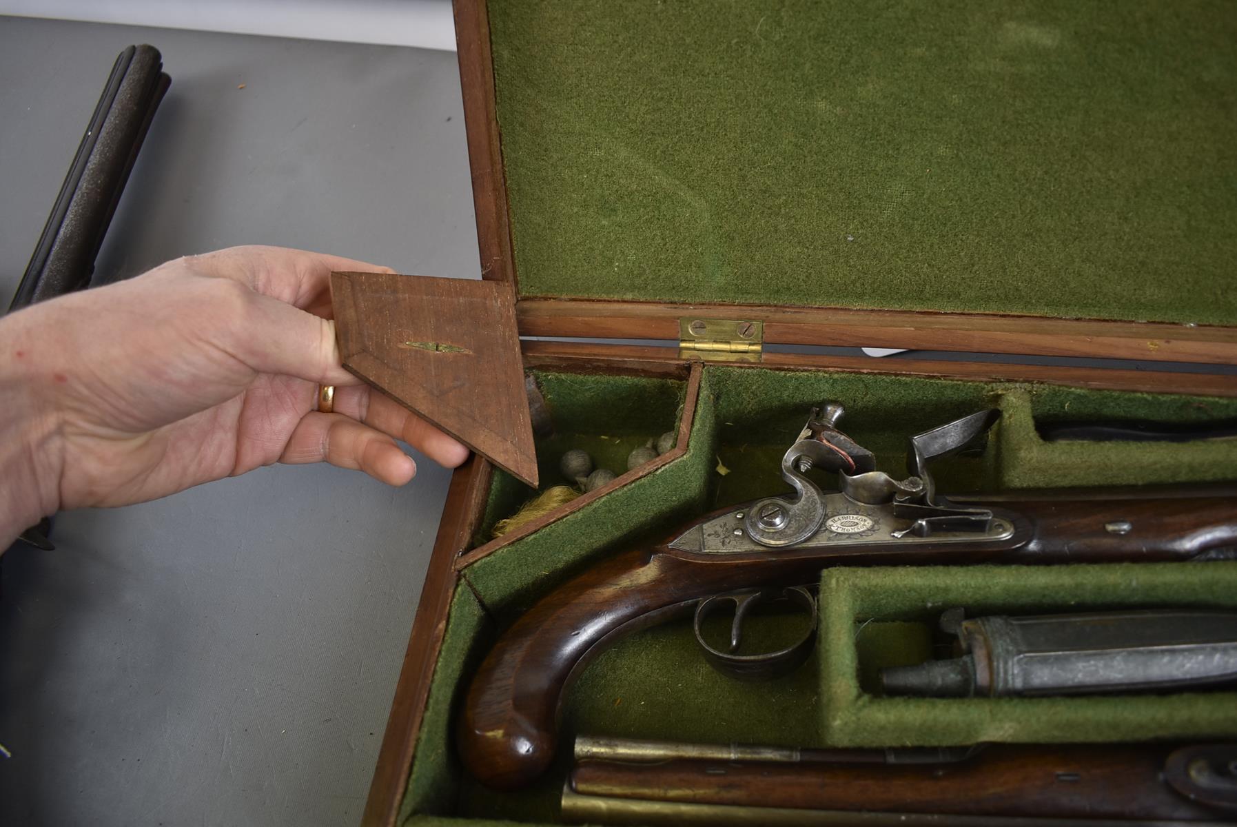 A CASED PAIR OF 18TH CENTURY 28-BORE FLINTLOCK DUELLING PISTOLS BY HARRISON & THOMSON, 9.5inch - Image 24 of 26