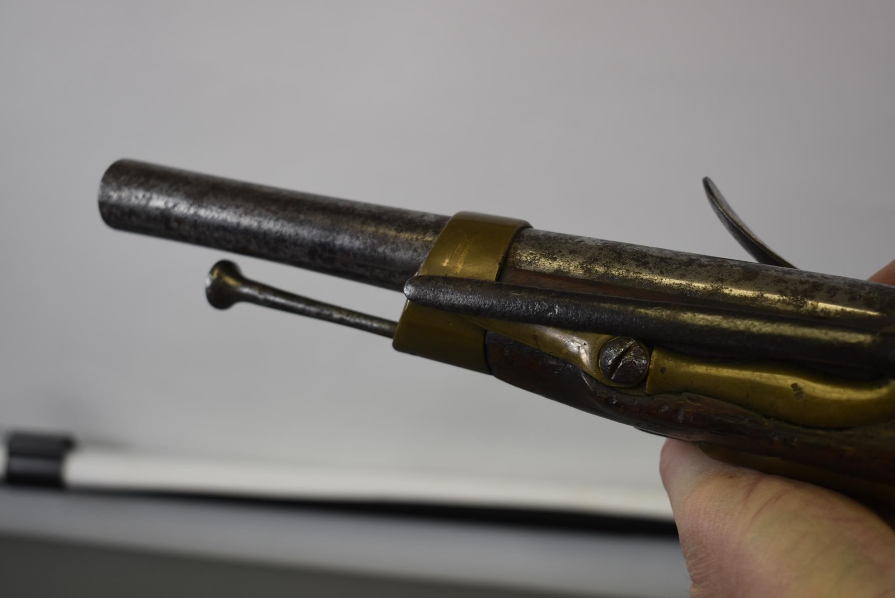 A RARE .700 CALIBRE FRENCH MODEL 1786 FLINTLOCK NAVAL SERVICE PISTOL, 9inch barrel, bevelled lock - Image 9 of 12