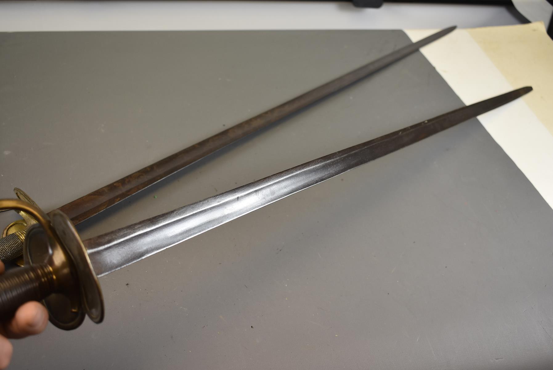 A 1796 PATTERN INFANTRY OFFICER'S SWORD OF THE ALDERLEY VOLUNTEERS, 80.75cm blade decorated with - Image 4 of 15