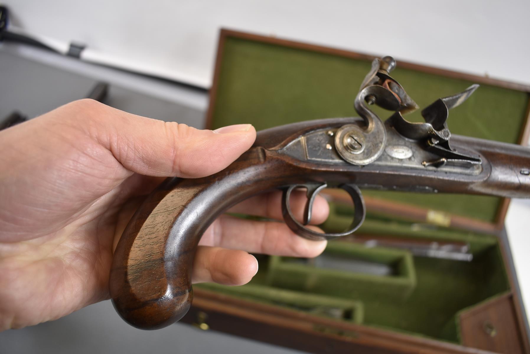 A CASED PAIR OF 18TH CENTURY 28-BORE FLINTLOCK DUELLING PISTOLS BY HARRISON & THOMSON, 9.5inch - Image 17 of 26