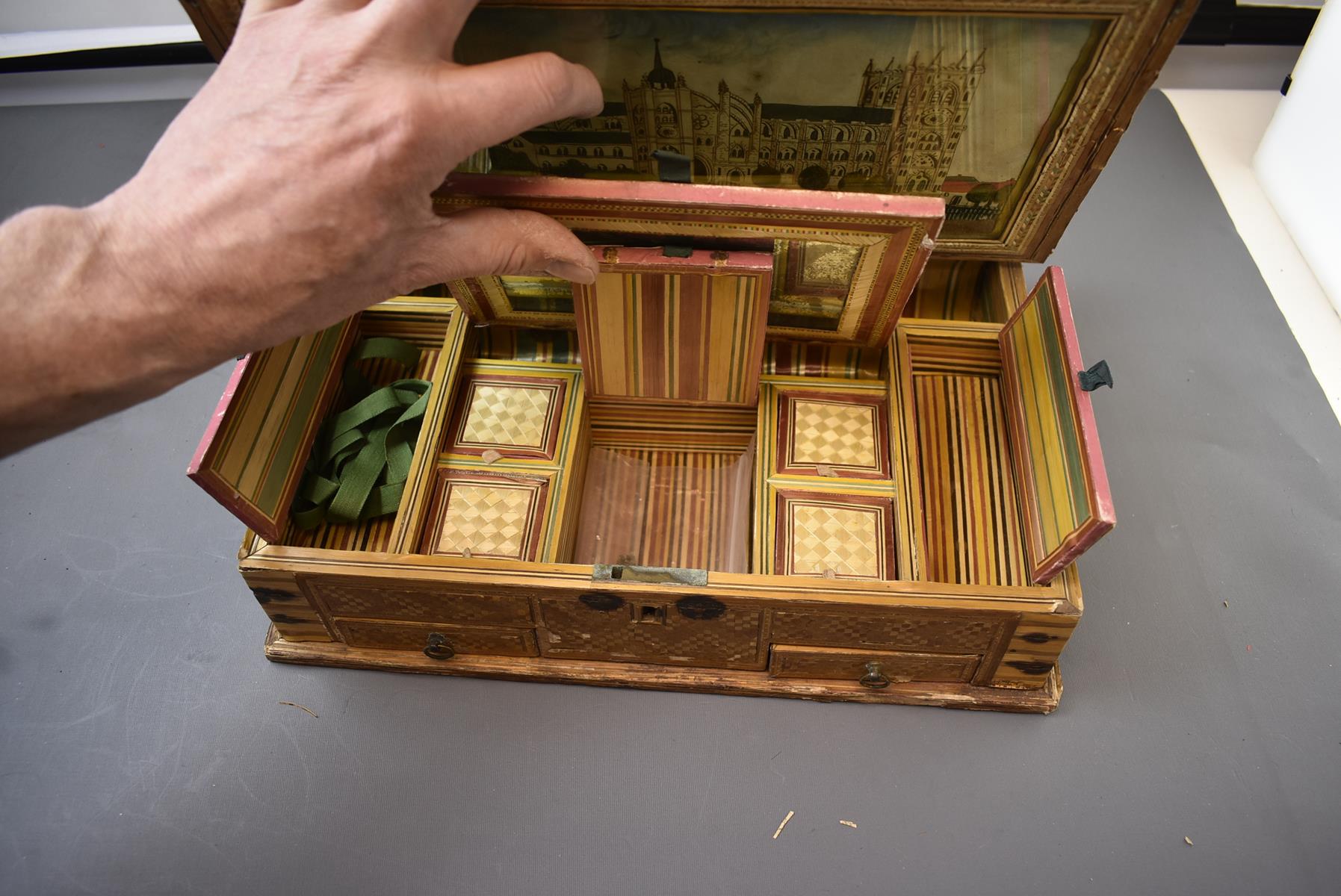 AN EARLY 19TH CENTURY NAPOLEONIC PRISONER OF WAR STRAW-WORK BOX, in the form of a book, the outer - Image 11 of 12