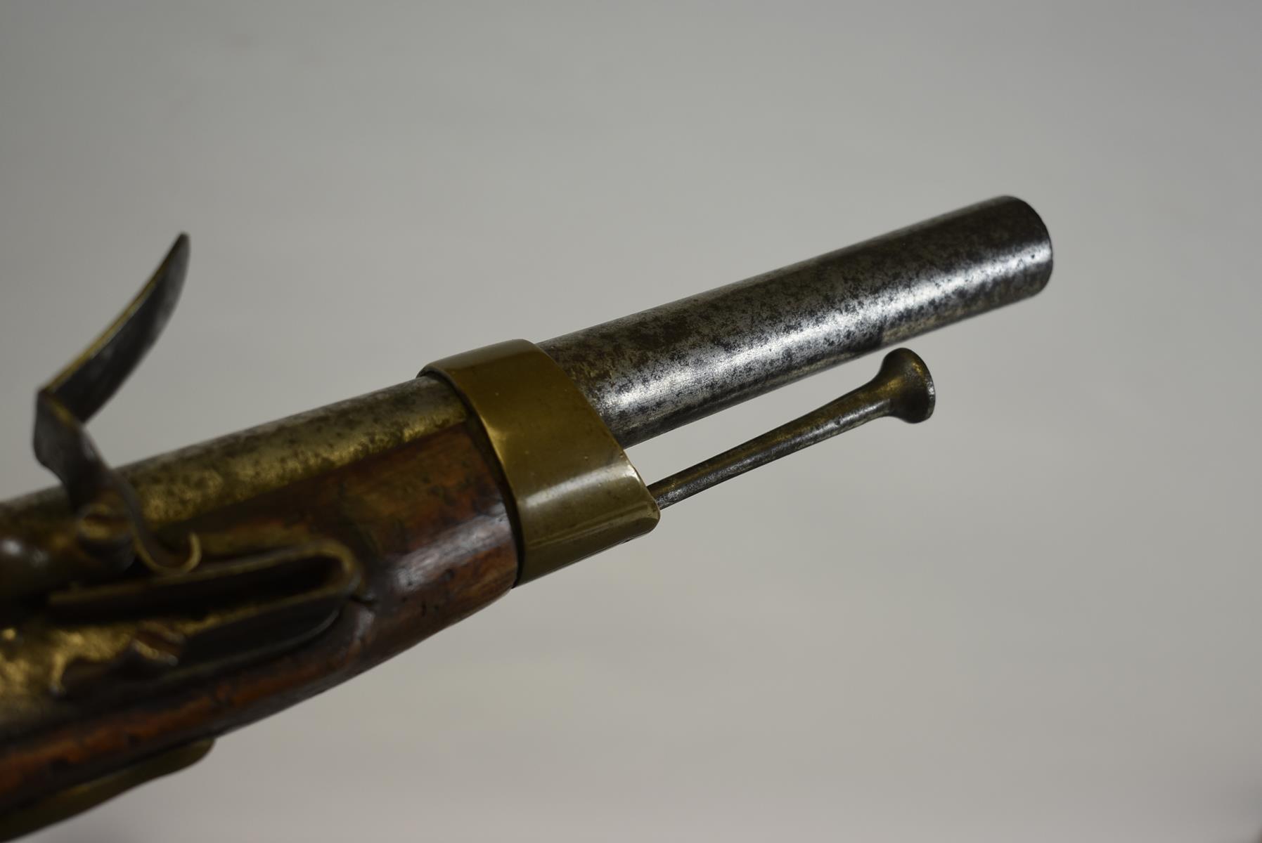 A RARE .700 CALIBRE FRENCH MODEL 1786 FLINTLOCK NAVAL SERVICE PISTOL, 9inch barrel, bevelled lock - Image 5 of 12