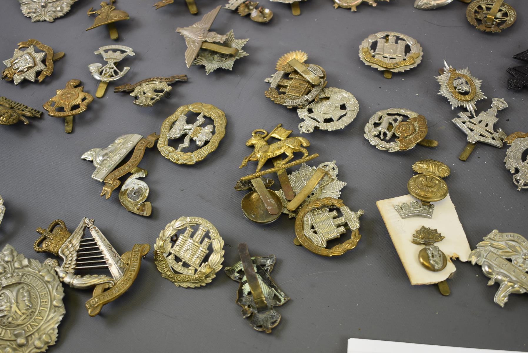 BRITISH INFANTRY CAP BADGES C.1923-1957. Better quality issues, Grenadier Guards, Scots Guards ( - Image 9 of 9