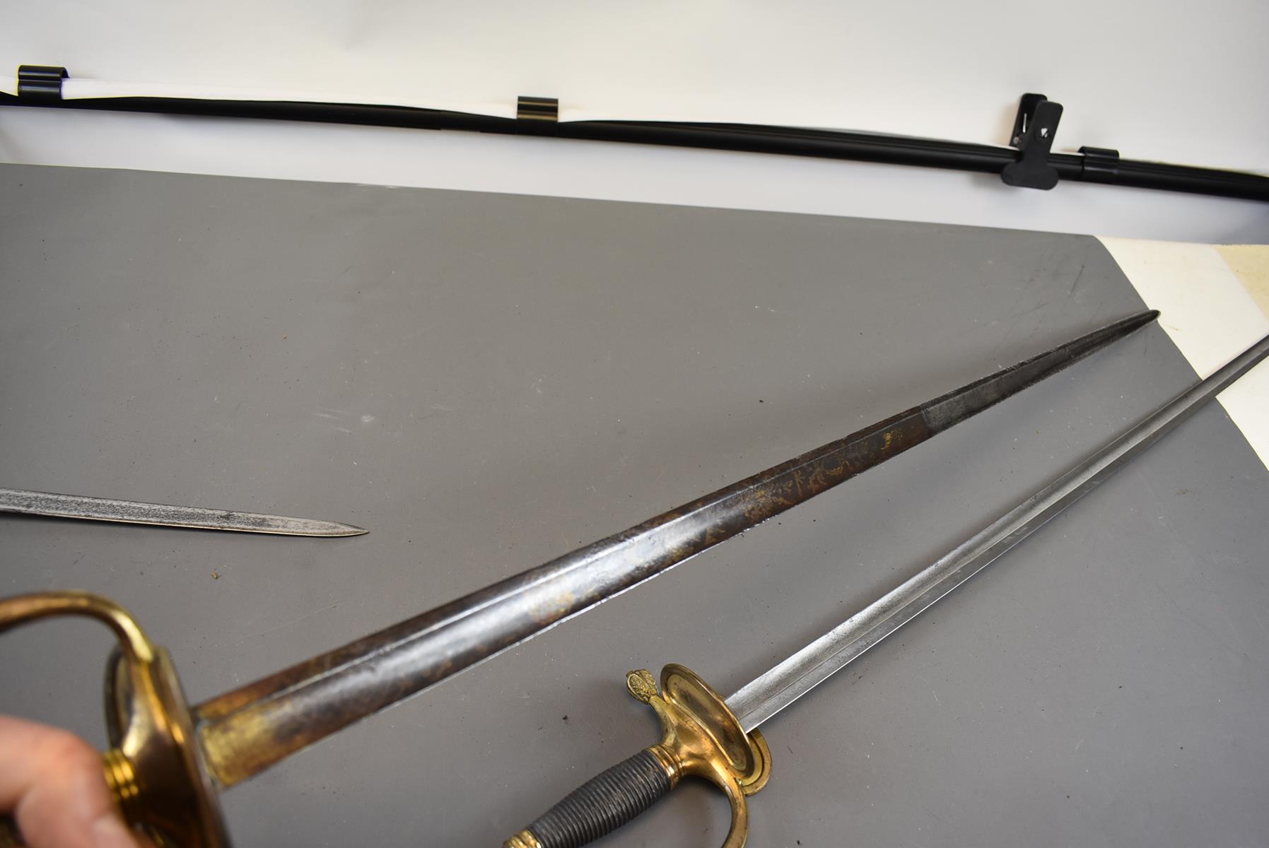 A 1796 PATTERN INFANTRY OFFICER'S SWORD OF THE BERMONDSEY VOLUNTEERS, 81cm blade decorated with - Image 6 of 14