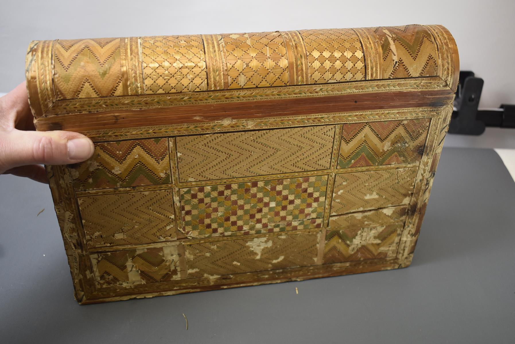 AN EARLY 19TH CENTURY NAPOLEONIC PRISONER OF WAR STRAW-WORK BOX, in the form of a book, the outer - Image 8 of 12