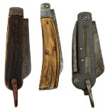 A SMALL COLLECTION OF POCKET KNIVES, to include military and horseman's examples and four ivorine