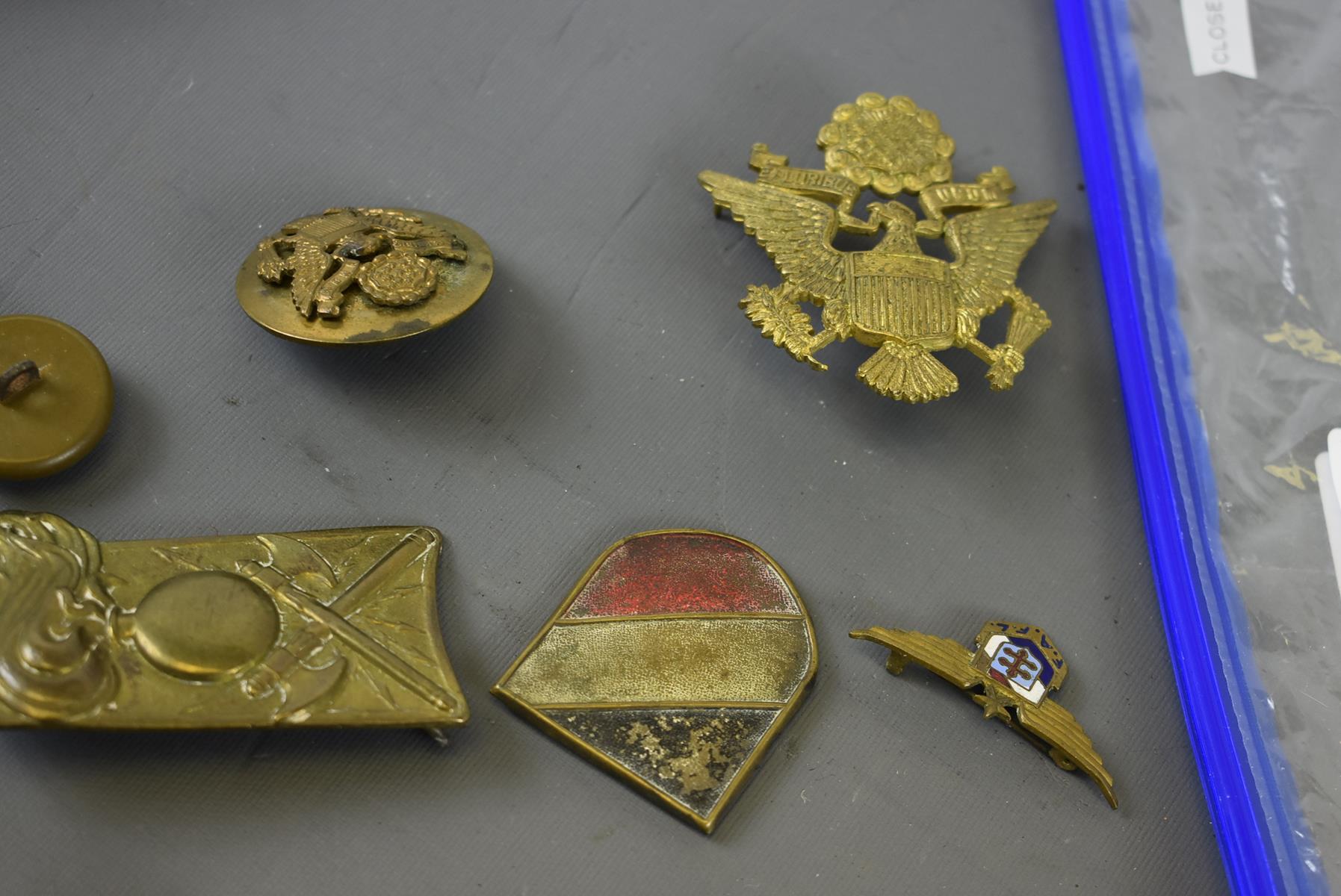 FOREIGN ARMIES ETC. WW2. Polish, two cap badges and three buttons, Italian Forces, three brass - Image 4 of 6