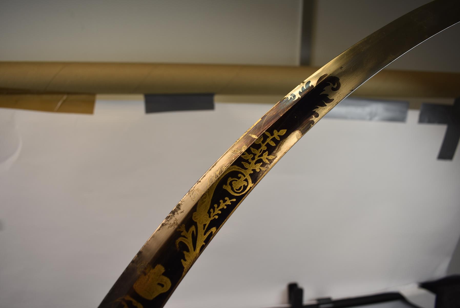 AN 1803 PATTERN LIGHT INFANTRY OFFICER'S SWORD, 72.5cm sharply curved blade decorated with stands of - Image 9 of 17