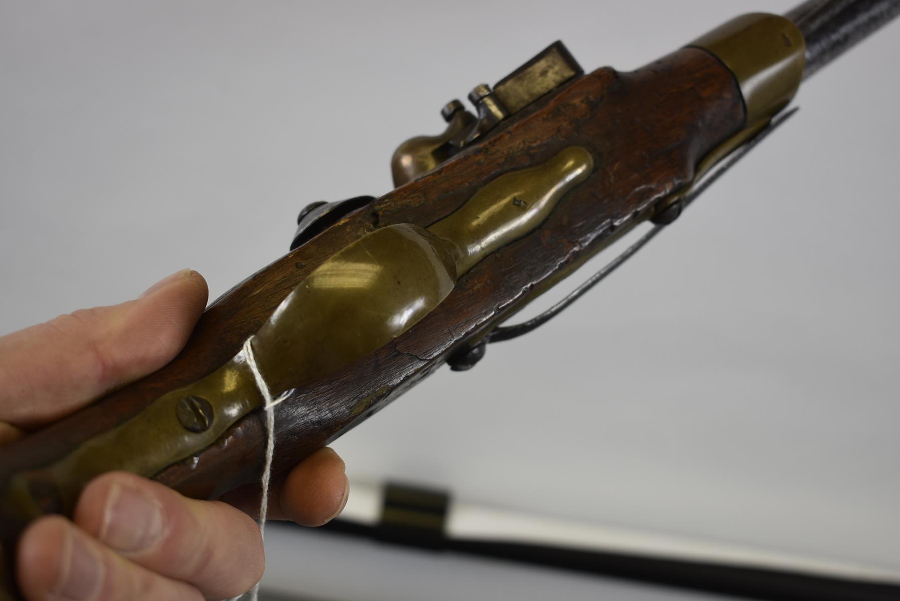 A RARE .700 CALIBRE FRENCH MODEL 1786 FLINTLOCK NAVAL SERVICE PISTOL, 9inch barrel, bevelled lock - Image 6 of 12