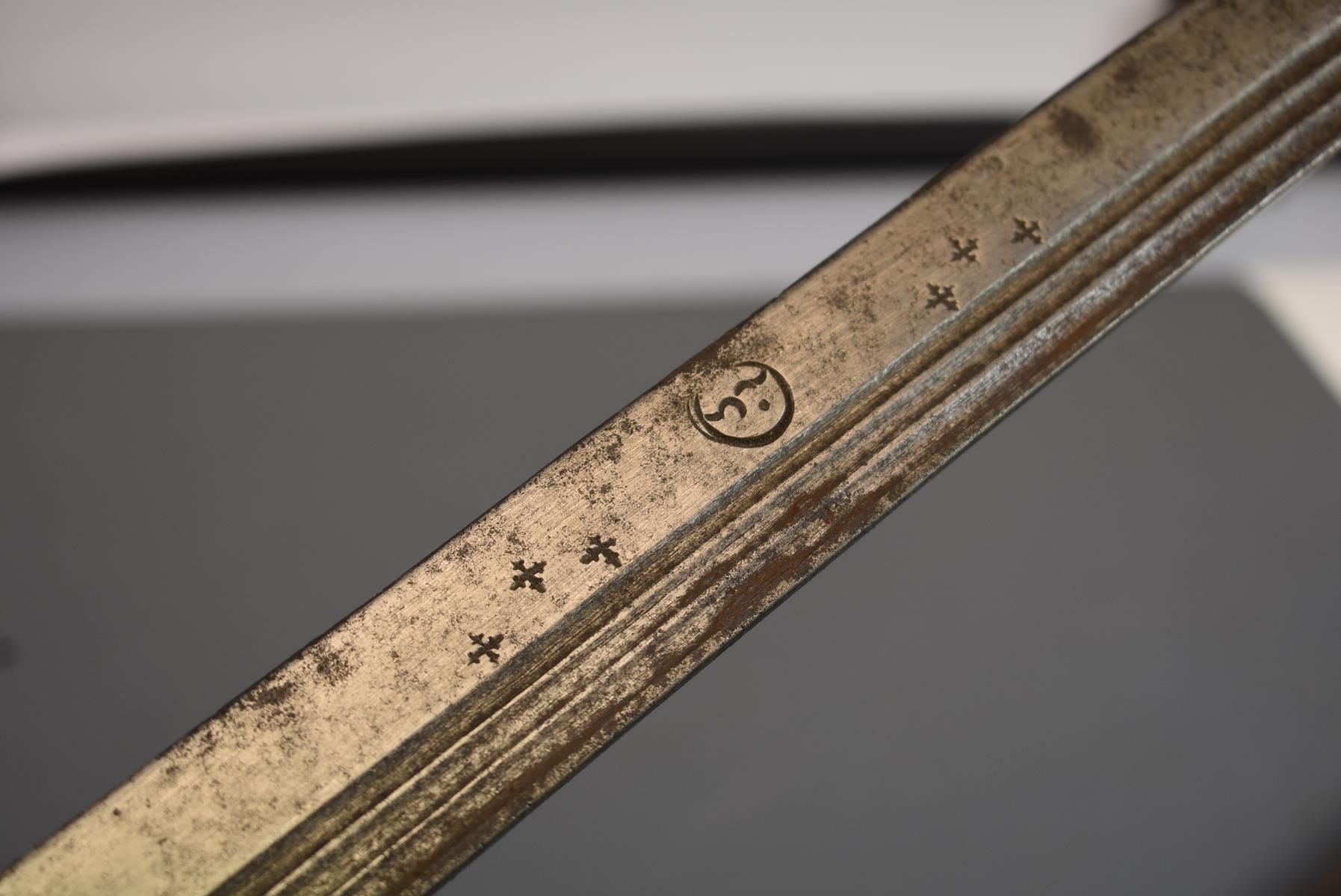 A 19TH CENTURY ARAB NIMCHA OR SWORD, 70.5cm triple fullered blade decorated with star and crescent - Image 6 of 10