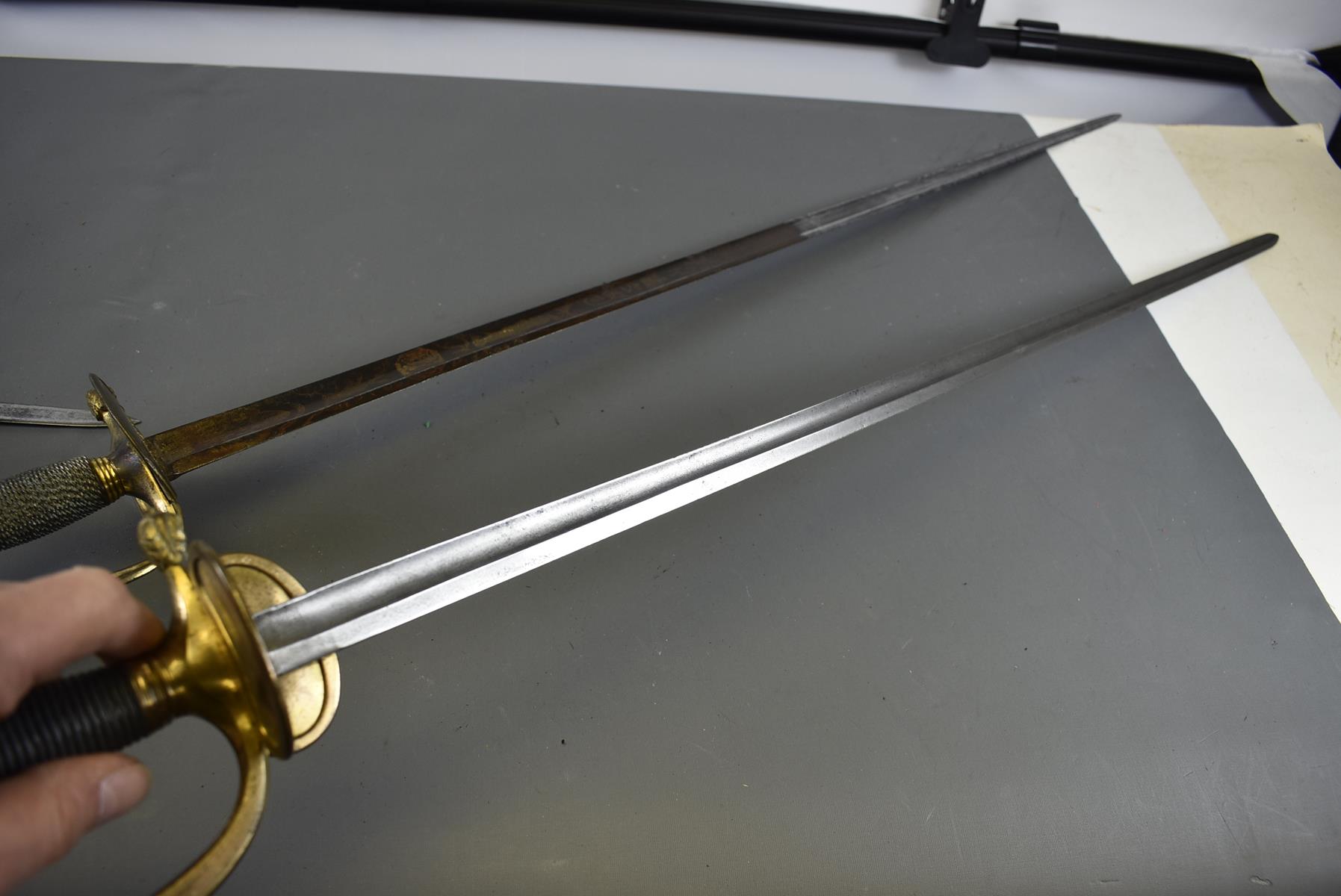 A 1796 PATTERN INFANTRY OFFICER'S SWORD OF THE BERMONDSEY VOLUNTEERS, 81cm blade decorated with - Image 10 of 14