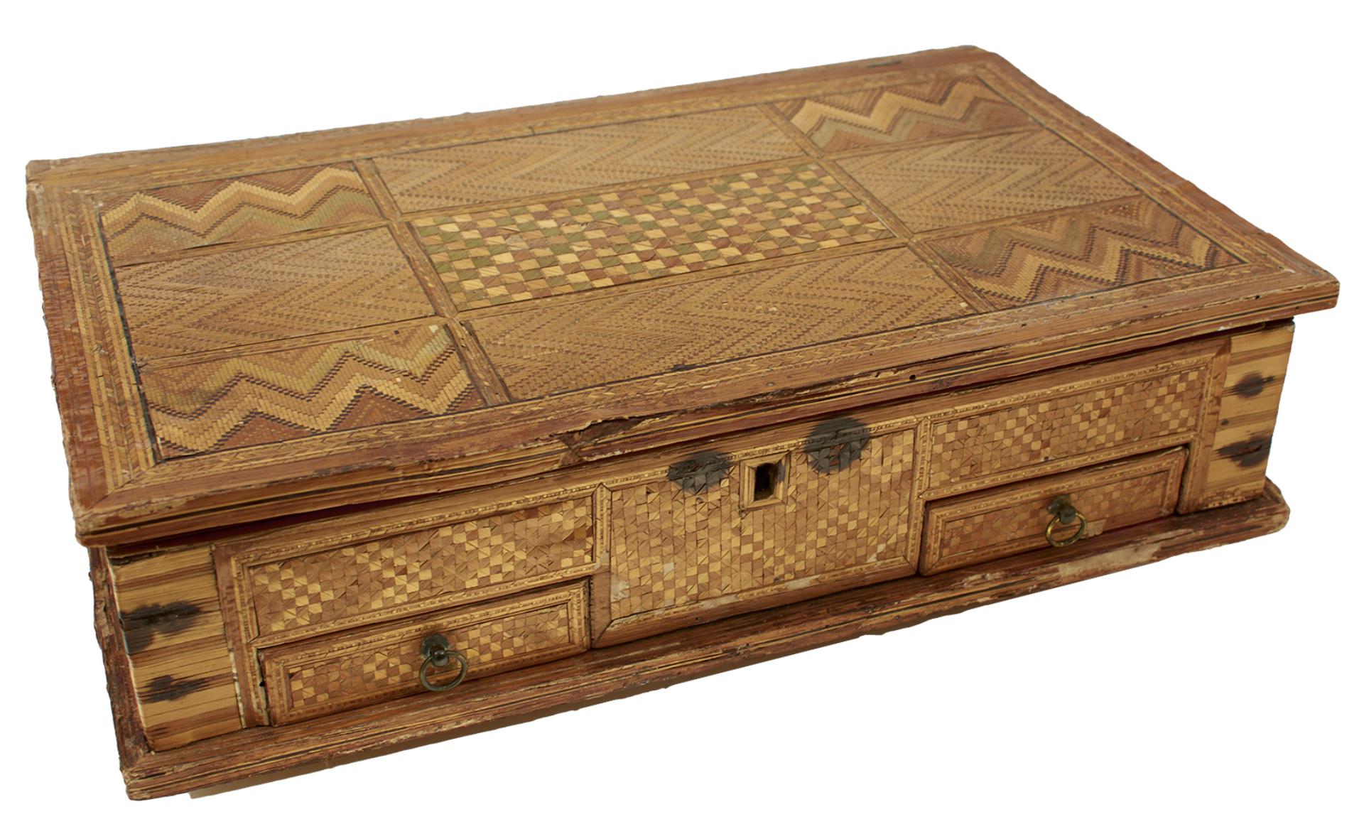 AN EARLY 19TH CENTURY NAPOLEONIC PRISONER OF WAR STRAW-WORK BOX, in the form of a book, the outer - Image 2 of 12