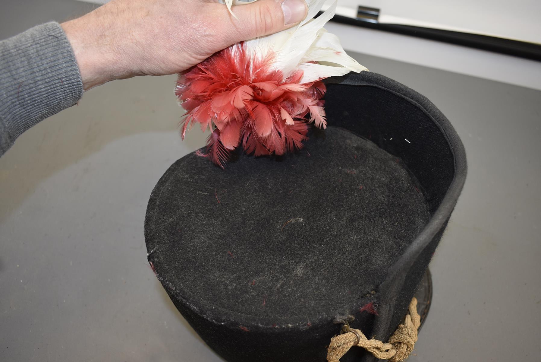 AN OFFICER'S 1812-1816 REPLICA SHAKO. Late 19th or early 20th Century example in stiffened navy blue - Image 9 of 9