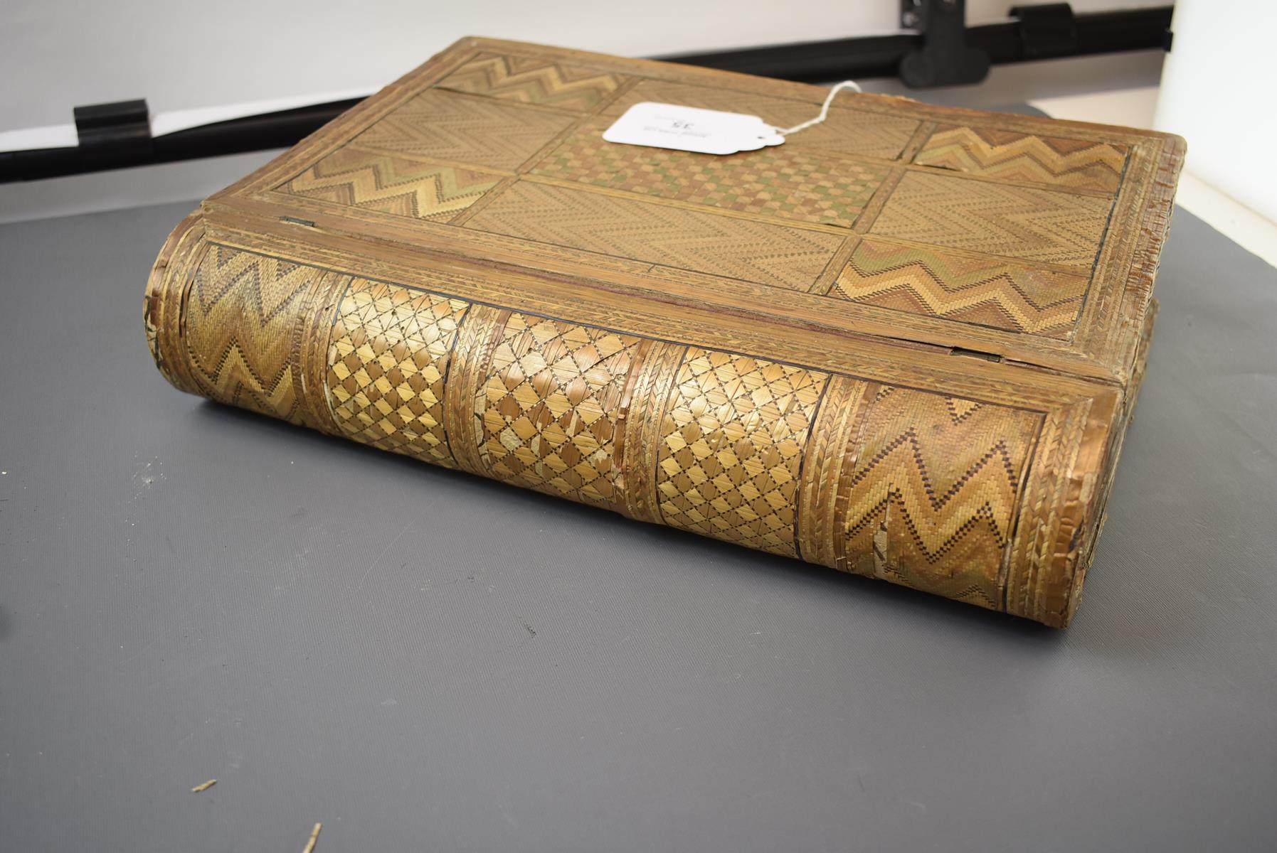AN EARLY 19TH CENTURY NAPOLEONIC PRISONER OF WAR STRAW-WORK BOX, in the form of a book, the outer - Image 6 of 12
