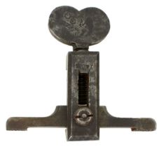 A GOOD QUALITY 19TH CENTURY SPRING CLAMP,