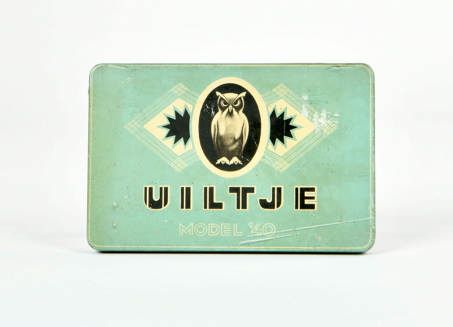 UILTJE, Model 40, tin can with 10 cigars with banderoles, 17,5x11,5 cm, min. paint d.