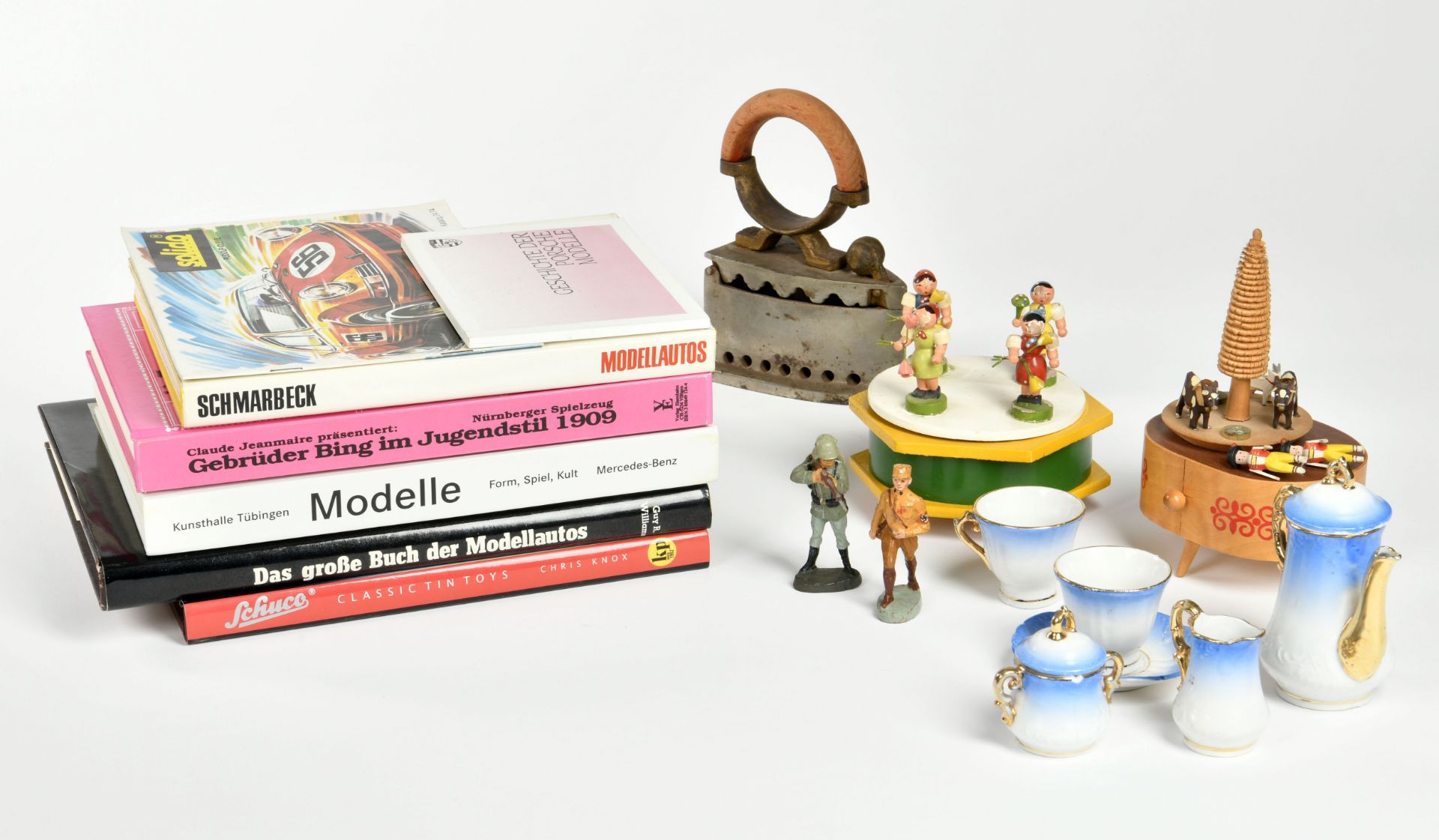 Bundle model car books, figures, wooden toys, part. damaged, treasure trove