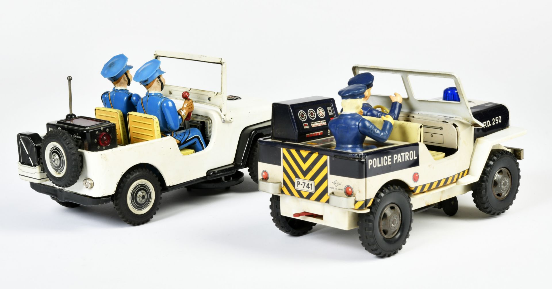 Daiya + Yonezawa, 2x Police Patrol Jeep, Japan, 25-27cm, mixed constr., function not checked, - Image 2 of 3