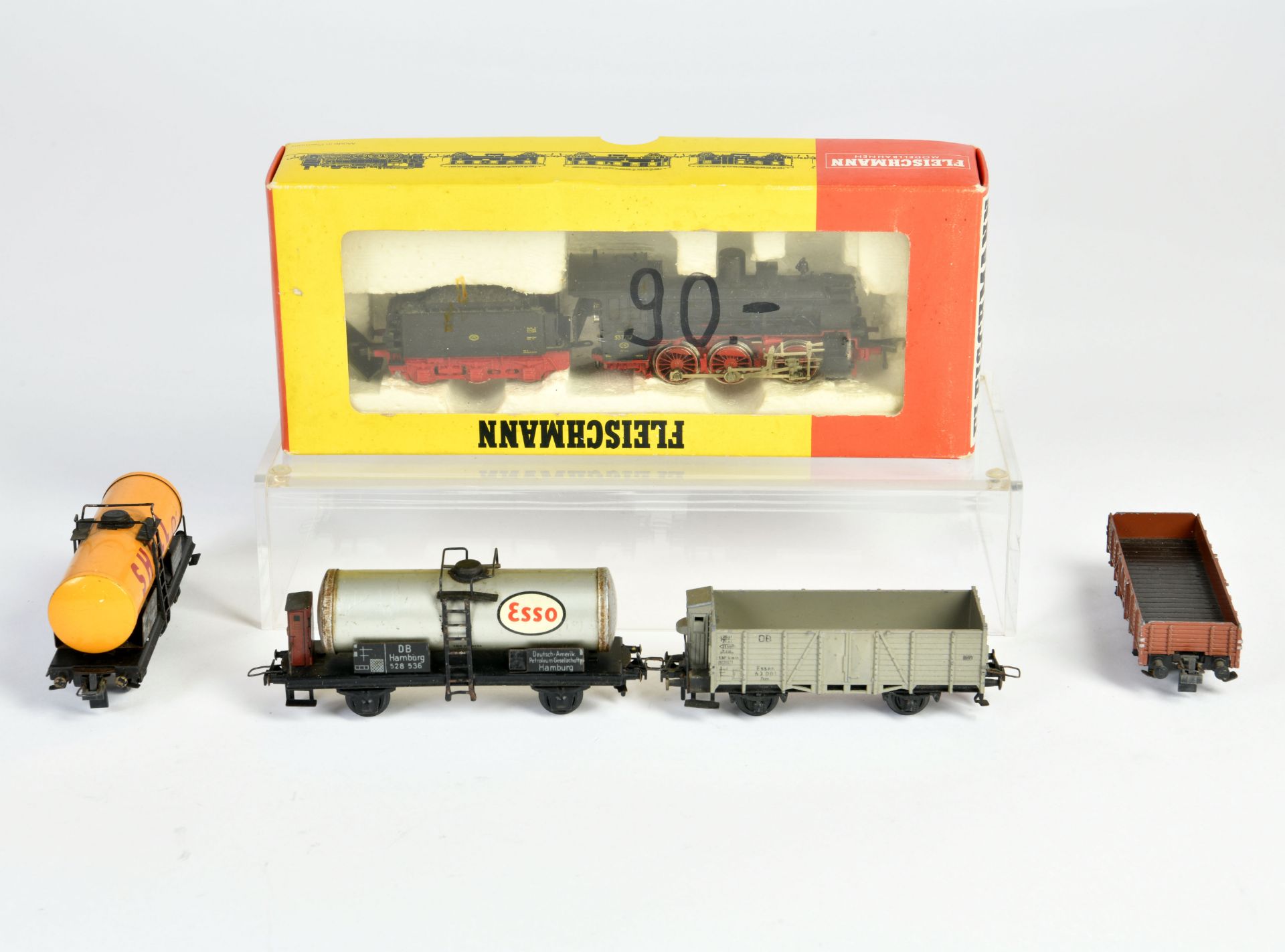 Fleischmann/Trix, loco 4124, 4 freight wagons, W.-Germany, H 0, partly paint d., please inspect