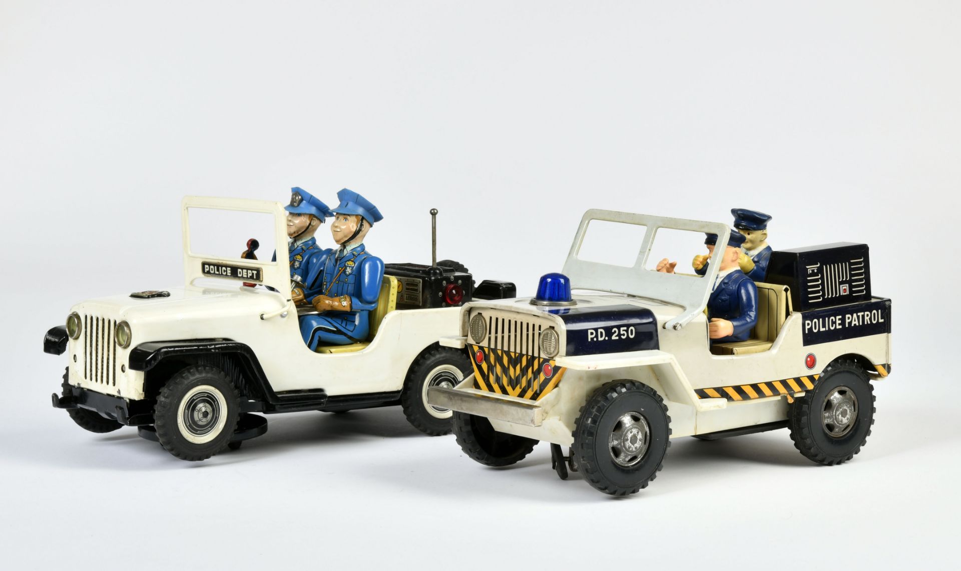 Daiya + Yonezawa, 2x Police Patrol Jeep, Japan, 25-27cm, mixed constr., function not checked,