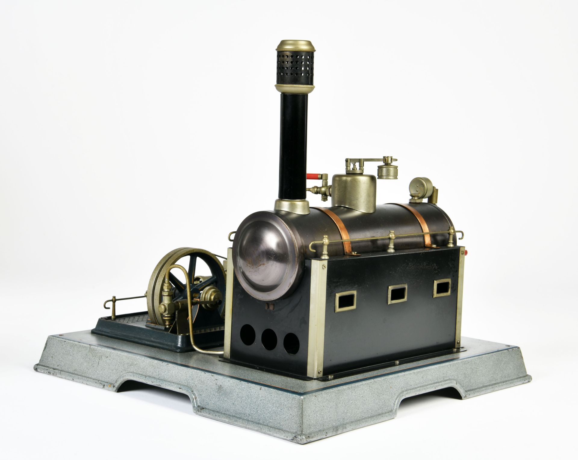 Märklin, steam engine with dynamo, Germany pw, base 37,5x37,5cm, boiler 27cm, good condition - Image 2 of 3