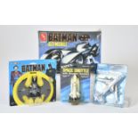 Konvolut AMT 6877 Batman Batmobile Kit, Ertl 2495 Batman Batwing, 1513 Space Shuttle & 1515 Space Sh