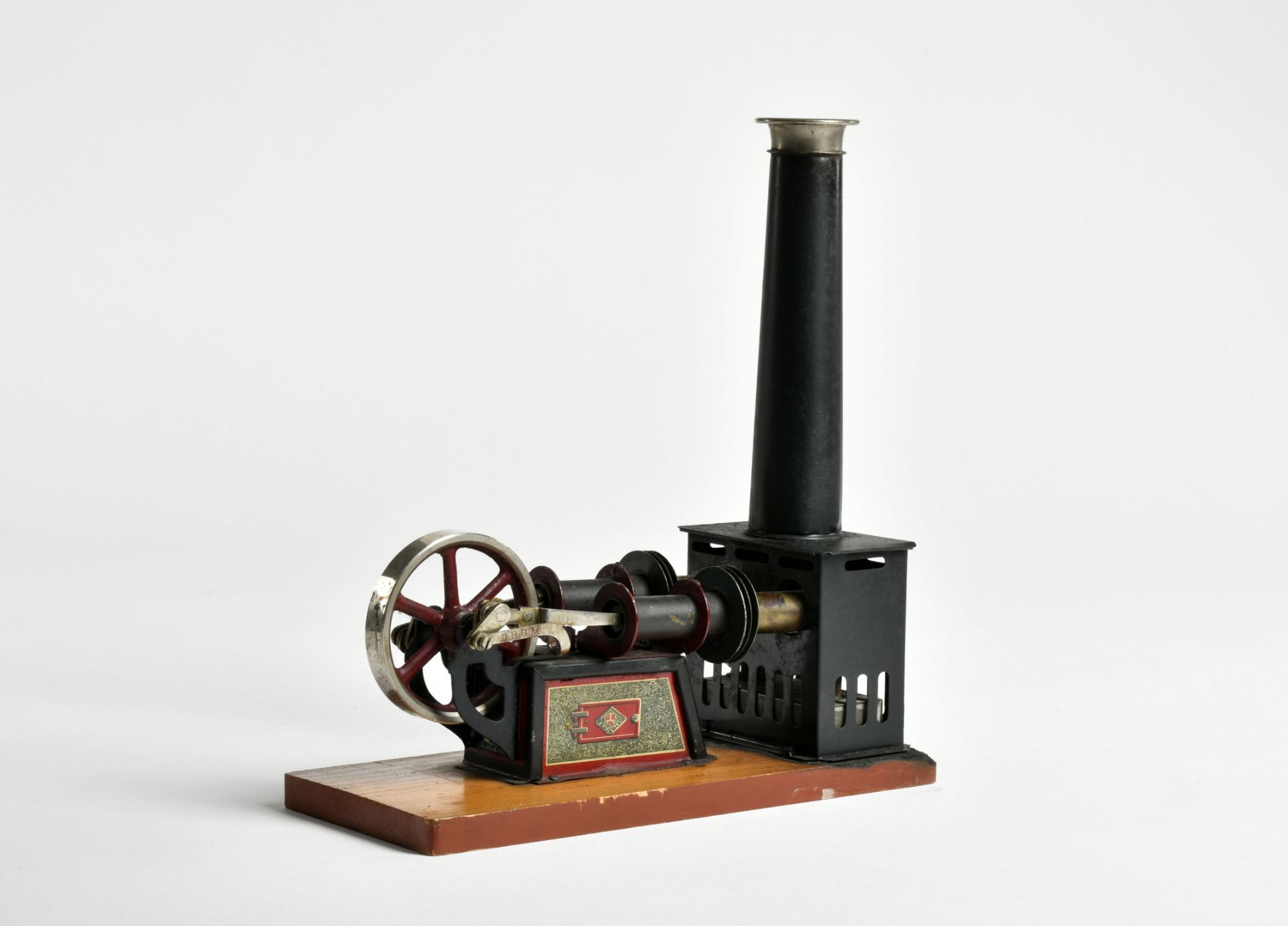 Bing, hot air engine no 135/12 from 1909, 22 cm, 2 cylinder with burner, box (only bottom part),
