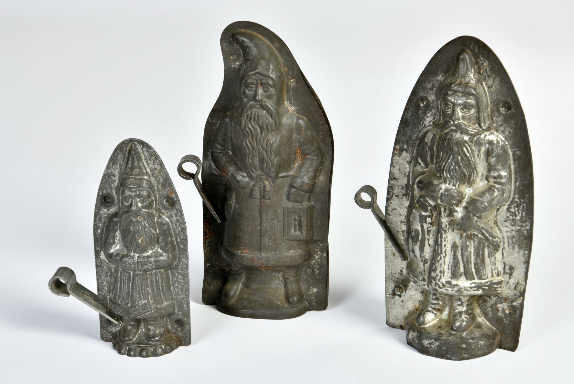 3 moulds St. Nicholas, 14-20 cm, paint d., C 2 - Image 2 of 3