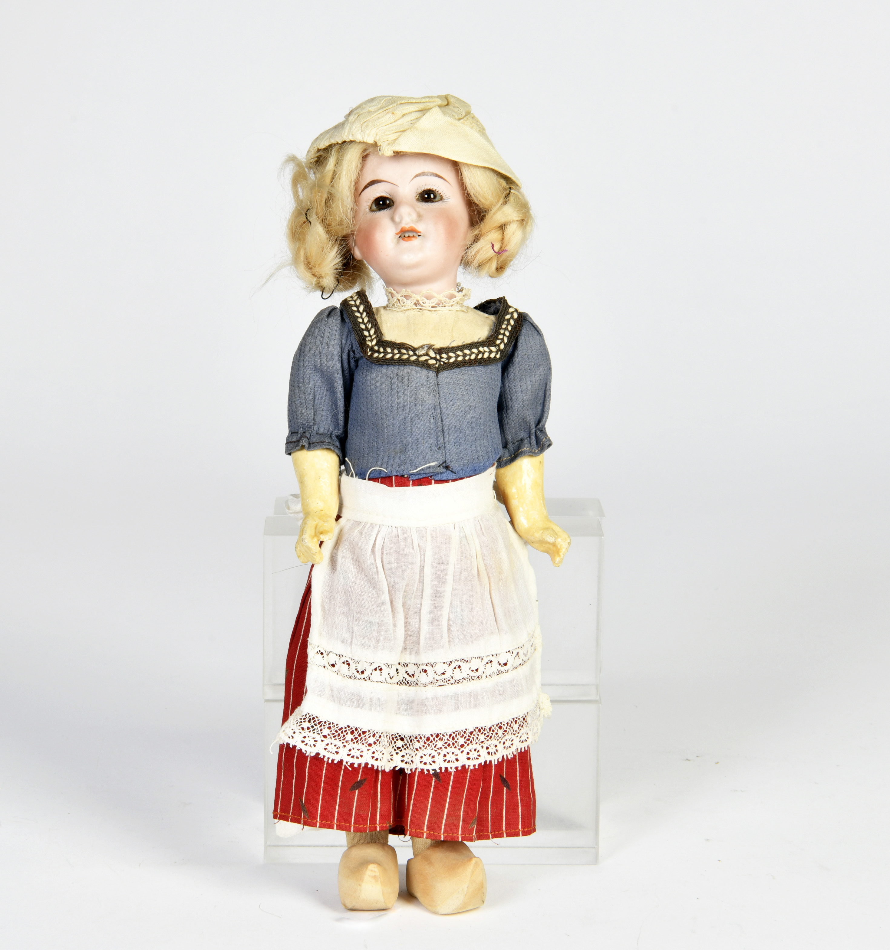 Ernst Heubach, doll "Dutch woman", Germany pw, 27, C 2