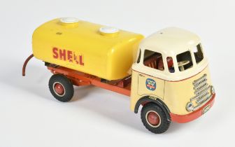 Arnold prototype, DAF truck with Shell tank container, 27 cm, has been produced with removable