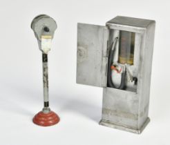 Arnold prototypes, 2 pieces: petrol pump, old version with hand pump to fill a glass can, with door,