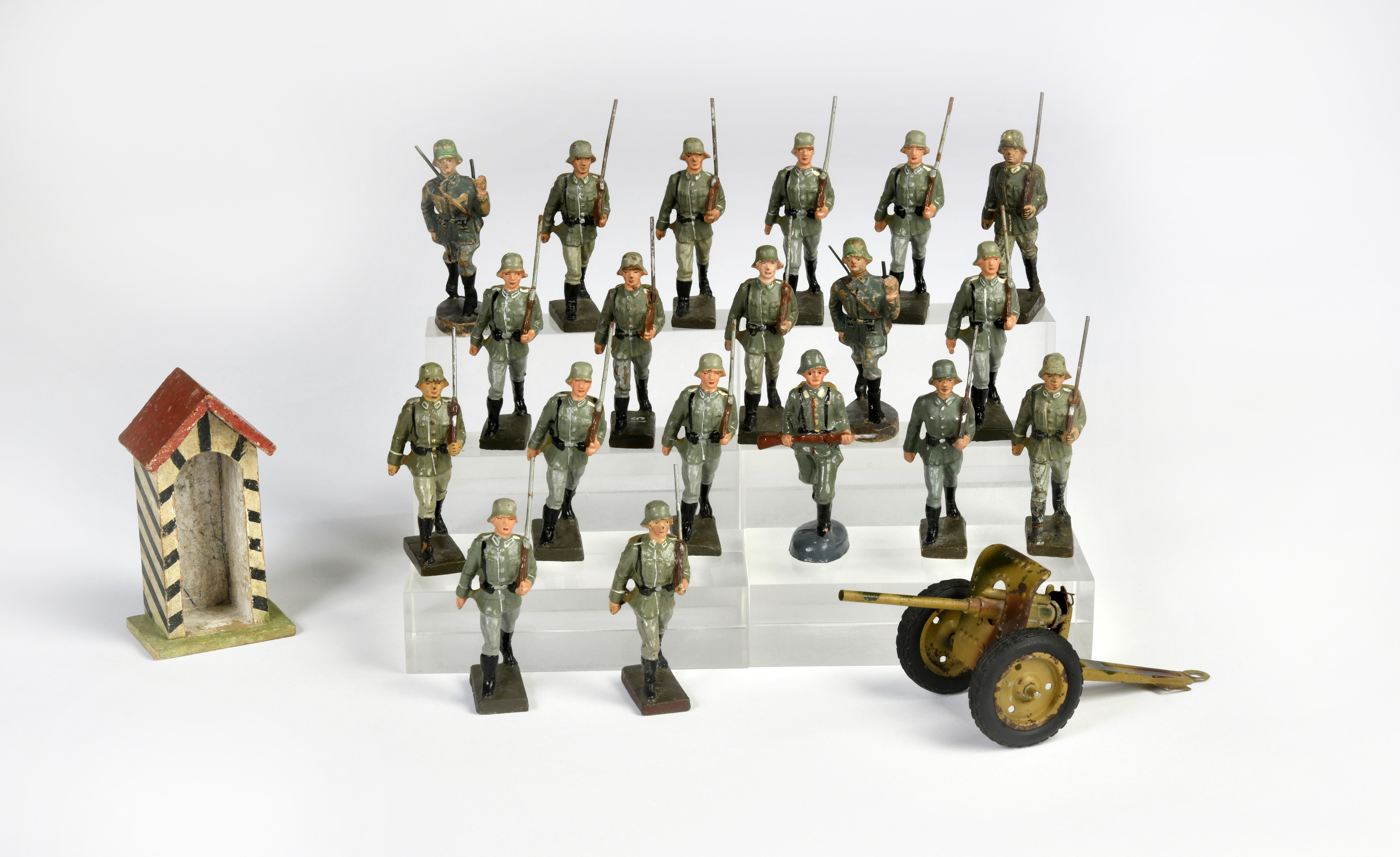 Lineol a.o., bundle soldiers, Germany pw, 7,5 cm, composite, part. unmarked, paint d., C 2-3